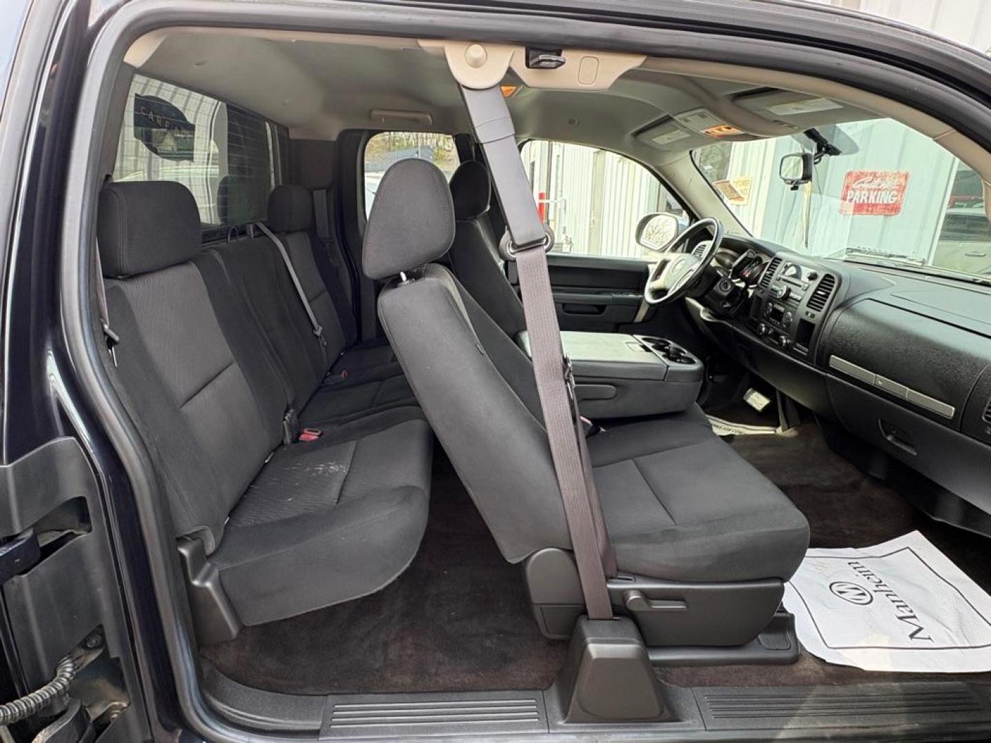 2013 BLUE CHEVROLET SILVERADO 1500 LT (1GCRCSE07DZ) with an 5.3L engine, Automatic transmission, located at 501 E. Columbia St., Springfield, OH, 45503, (800) 262-7122, 39.925262, -83.801796 - ***Price Includes Documentation Fee***Clean Carfax***LT***5.3L V8***New Rear Brake Pads and Rotors***New Tires***New Air Filter***Fresh Oil Change*** Jay North Auto has offered hand picked vehicles since 1965! Our customer's enjoy a NO pressure buying experience with a small town feel. We are - Photo#13