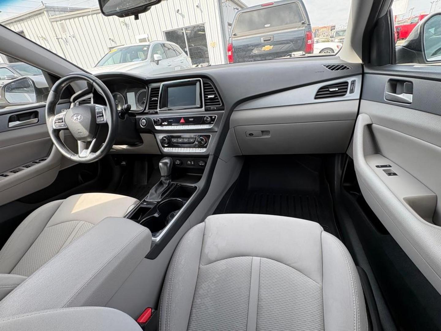 2018 SILVER HYUNDAI SONATA SEL (5NPE34AF6JH) with an 2.4L engine, Automatic transmission, located at 501 E. Columbia St., Springfield, OH, 45503, (800) 262-7122, 39.925262, -83.801796 - ***Price Includes Doc Fee!***SEL***Blind Spot***Heated Seats***Apple Carplay***New Battery***New Front Brake Pads and Rotors***New Spark Plugs***New Wiper Blades***New Air Filter and Cabin Air Filter*** Jay North Auto has offered hand picked vehicles since 1965! Our customer's enjoy a NO pressu - Photo#18