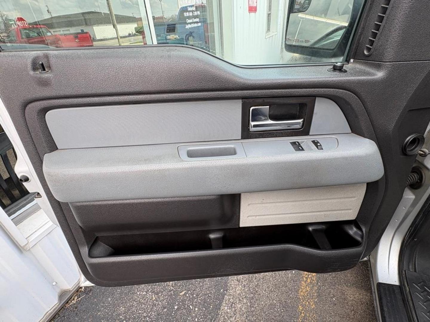 2013 SILVER FORD F150 XL REGULAR CAB (1FTMF1CM0DK) with an 3.7L engine, Automatic transmission, located at 501 E. Columbia St., Springfield, OH, 45503, (800) 262-7122, 39.925262, -83.801796 - ***Price Includes Documentation Fee!***LOW MILES***Only 37k Miles***XL***Tommy Gate***3.7L V6***New Rear Shocks***New Rear Brakes***New Air Filter***New Wipers***Fresh Oil Change*** Jay North Auto has offered hand picked vehicles since 1965! Our customer's enjoy a NO pressure buying experience - Photo#6