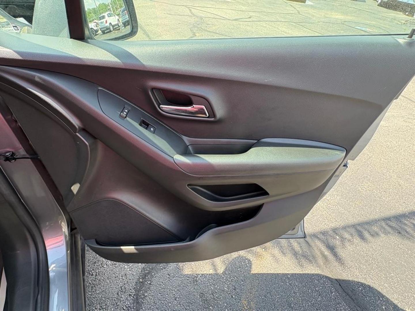 2019 GRAY CHEVROLET TRAX 1LT (KL7CJPSB9KB) with an 1.4L engine, Automatic transmission, located at 501 E. Columbia St., Springfield, OH, 45503, (800) 262-7122, 39.925262, -83.801796 - ***Clean Carfax***LT***AWD***New Air Filter and Cabin Air Filter***New Front and Rear Brake Pads and Rotors***Fresh Oil Change*** Jay North Auto has offered hand picked vehicles since 1965! Our customer's enjoy a NO pressure buying experience with a small town feel. We are a preferred dealer fo - Photo#14