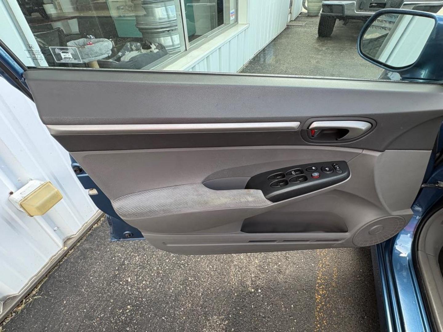 2009 BLUE HONDA CIVIC EX (19XFA16819E) with an 1.8L engine, Automatic transmission, located at 501 E. Columbia St., Springfield, OH, 45503, (800) 262-7122, 39.925262, -83.801796 - ***Price Includes Documentation Fee!***1-Owner***EX***New Tires***All New Brake Pads and Rotors***New Air Filter and Cabin Air Filter***New Front Struts***New Serpentine Belt***New Spark Plugs***Fresh Oil Change*** Jay North Auto has offered hand picked vehicles since 1965! Our customer's enjoy - Photo#7