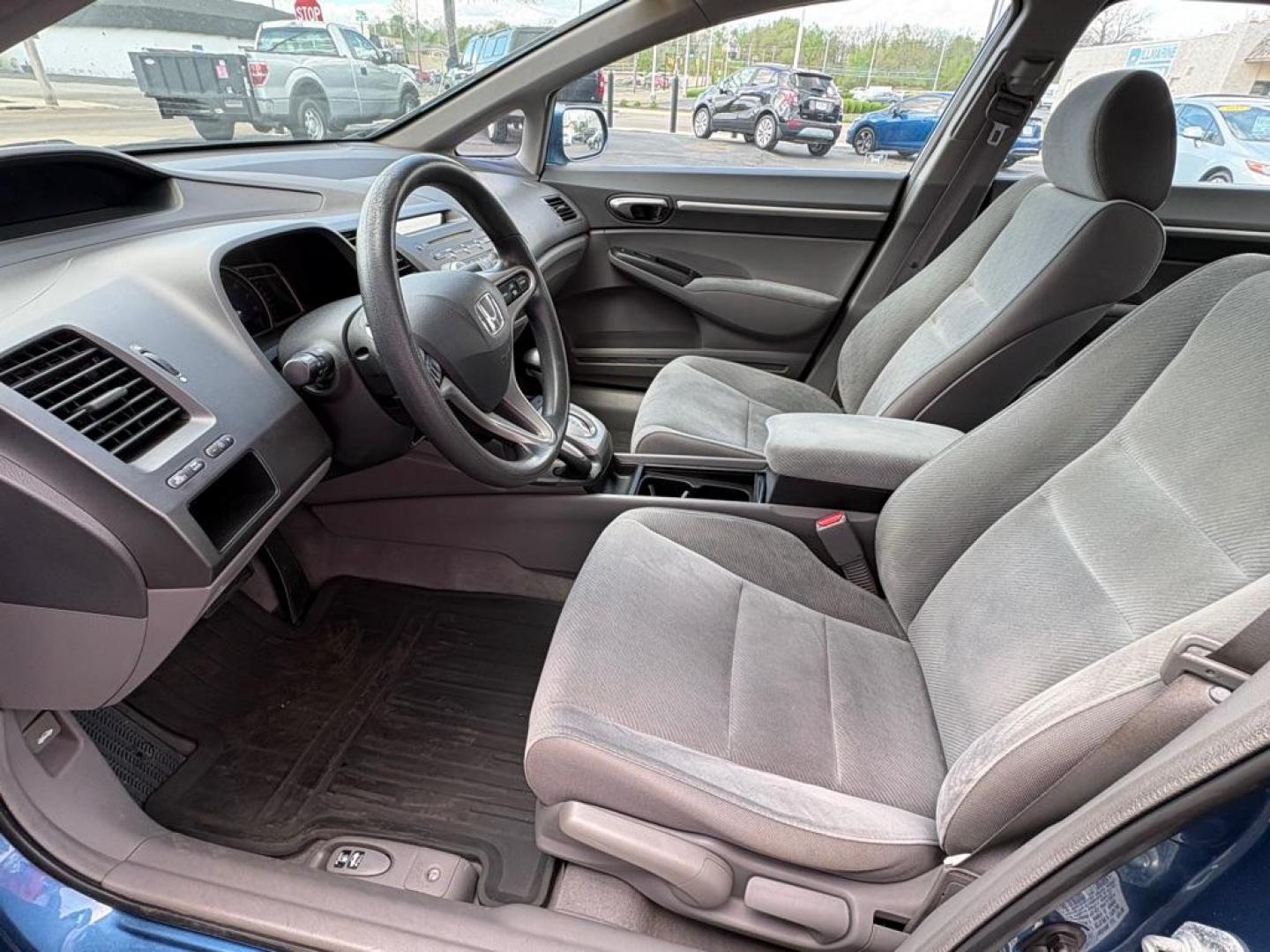 2009 BLUE HONDA CIVIC EX (19XFA16819E) with an 1.8L engine, Automatic transmission, located at 501 E. Columbia St., Springfield, OH, 45503, (800) 262-7122, 39.925262, -83.801796 - ***Price Includes Documentation Fee!***1-Owner***EX***New Tires***All New Brake Pads and Rotors***New Air Filter and Cabin Air Filter***New Front Struts***New Serpentine Belt***New Spark Plugs***Fresh Oil Change*** Jay North Auto has offered hand picked vehicles since 1965! Our customer's enjoy - Photo#8