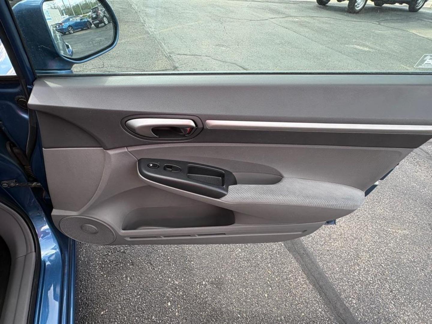 2009 BLUE HONDA CIVIC EX (19XFA16819E) with an 1.8L engine, Automatic transmission, located at 501 E. Columbia St., Springfield, OH, 45503, (800) 262-7122, 39.925262, -83.801796 - ***Price Includes Documentation Fee!***1-Owner***EX***New Tires***All New Brake Pads and Rotors***New Air Filter and Cabin Air Filter***New Front Struts***New Serpentine Belt***New Spark Plugs***Fresh Oil Change*** Jay North Auto has offered hand picked vehicles since 1965! Our customer's enjoy - Photo#15