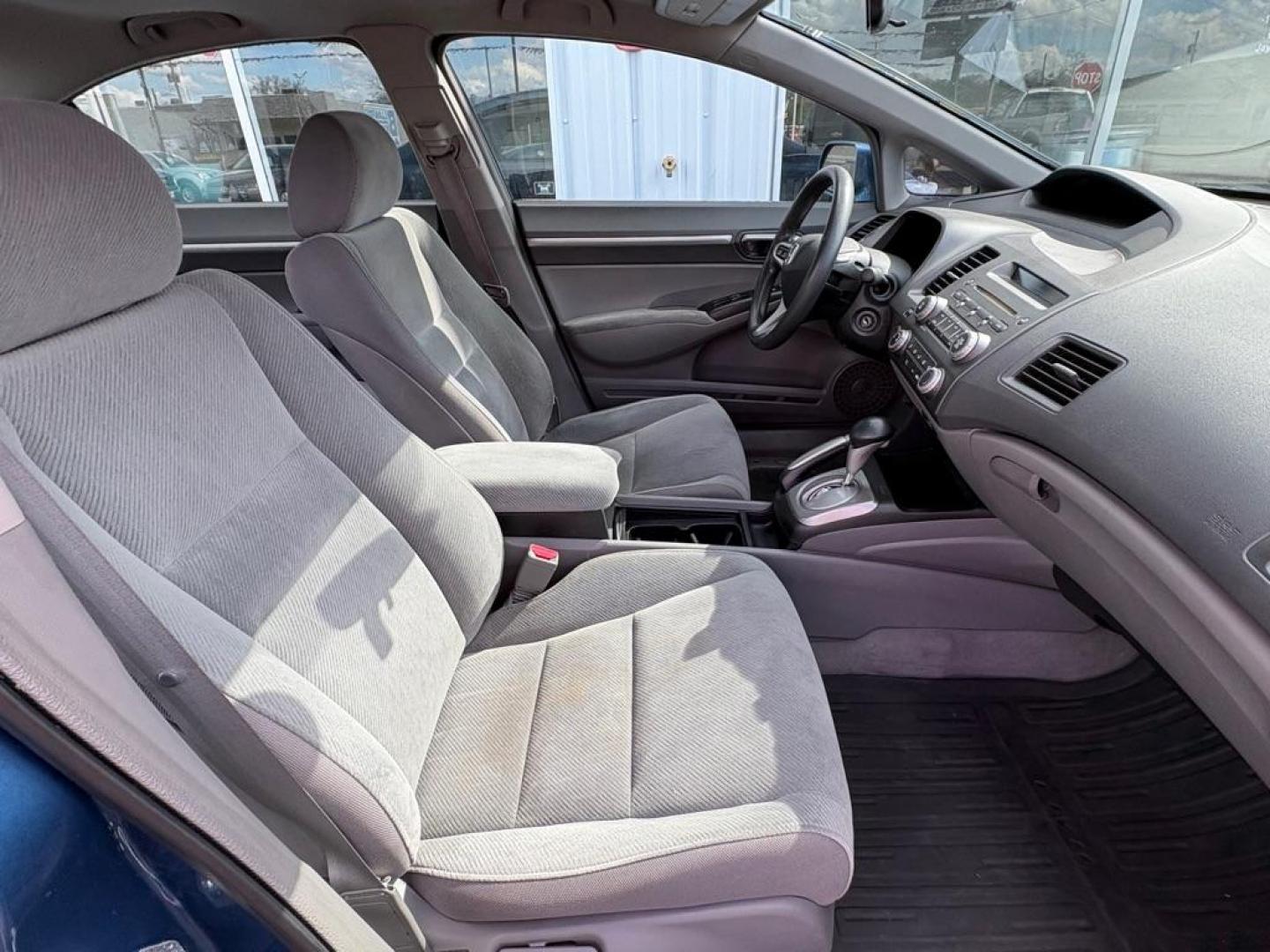 2009 BLUE HONDA CIVIC EX (19XFA16819E) with an 1.8L engine, Automatic transmission, located at 501 E. Columbia St., Springfield, OH, 45503, (800) 262-7122, 39.925262, -83.801796 - ***Price Includes Documentation Fee!***1-Owner***EX***New Tires***All New Brake Pads and Rotors***New Air Filter and Cabin Air Filter***New Front Struts***New Serpentine Belt***New Spark Plugs***Fresh Oil Change*** Jay North Auto has offered hand picked vehicles since 1965! Our customer's enjoy - Photo#16