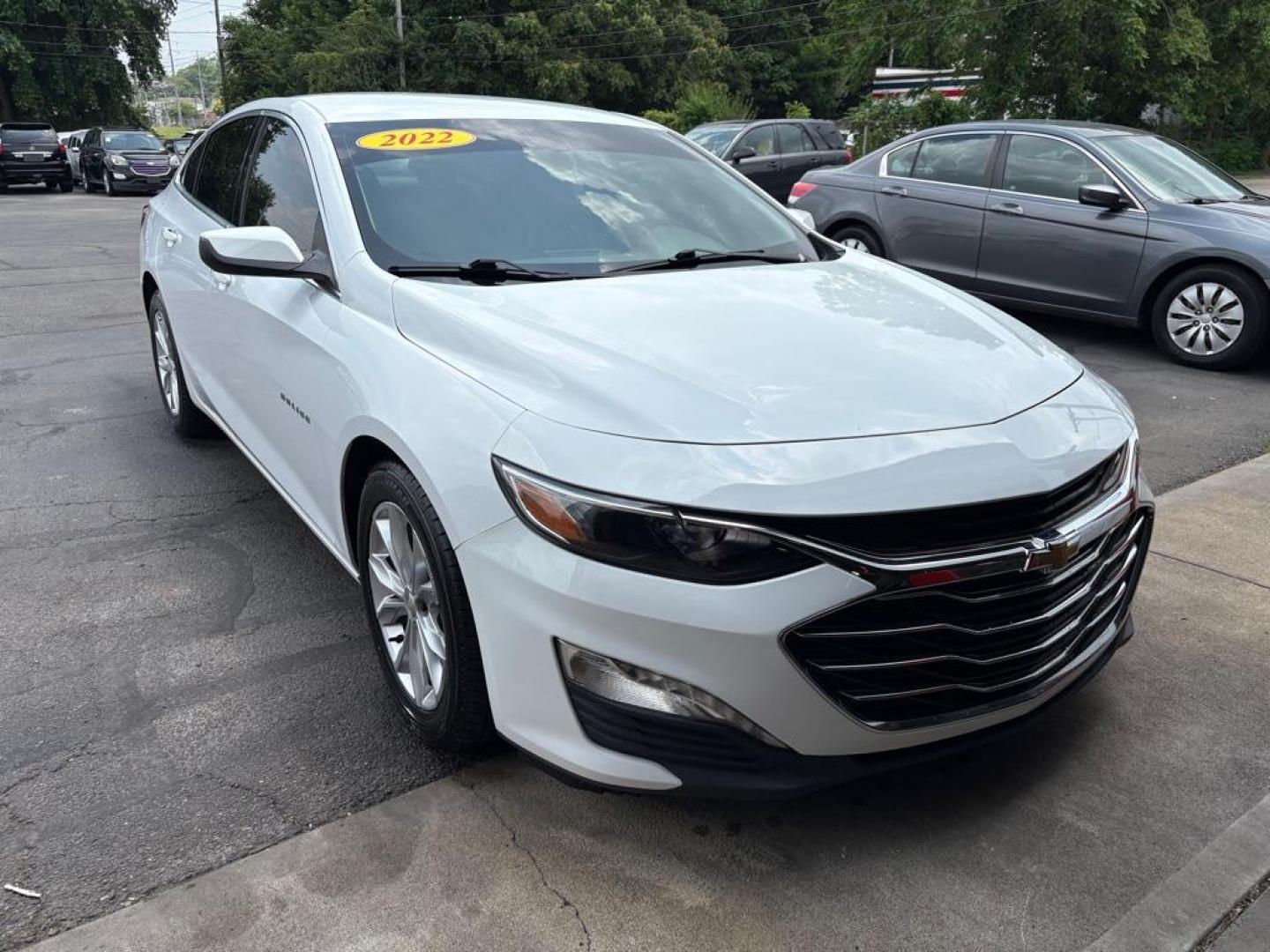 2022 WHITE CHEVROLET MALIBU LT (1G1ZD5ST9NF) with an 1.5L engine, Continuously Variable transmission, located at 501 E. Columbia St., Springfield, OH, 45503, (800) 262-7122, 39.925262, -83.801796 - ***Clean Carfax***LS***Heated Seats***Apple CarPlay***New Turbo***All New Tires***New Air Filter and Cabin Air Filter***Fresh Oil Change*** Jay North Auto has offered hand picked vehicles since 1965! Our customer's enjoy a NO pressure buying experience with a small town feel. We are a prefe - Photo#0