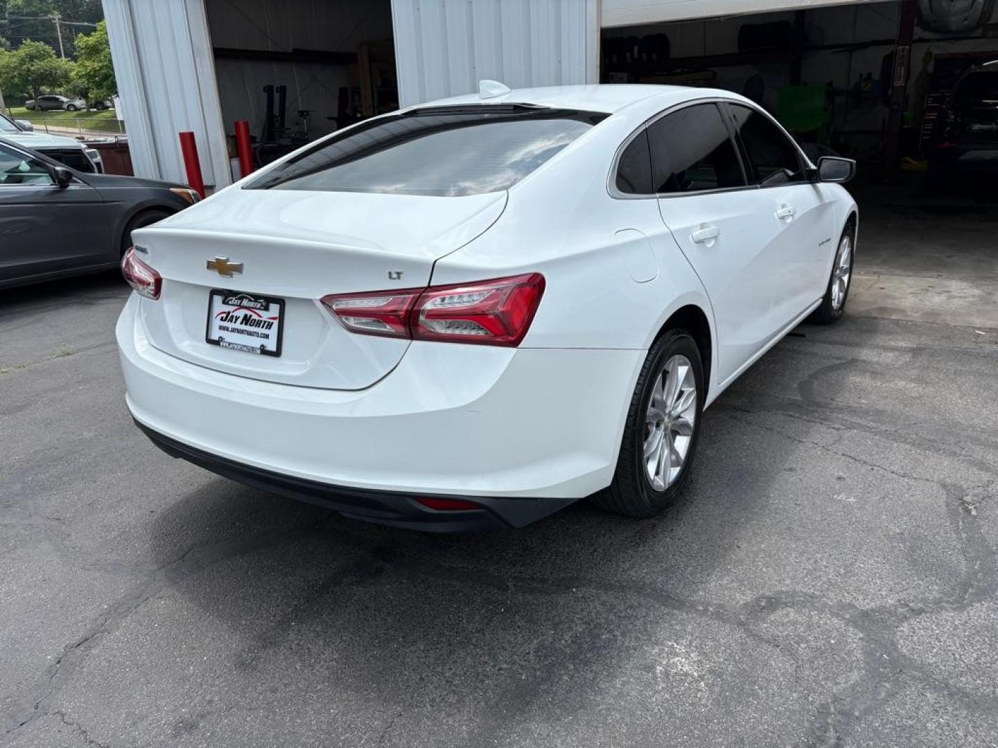 2022 WHITE CHEVROLET MALIBU LT (1G1ZD5ST9NF) with an 1.5L engine, Continuously Variable transmission, located at 501 E. Columbia St., Springfield, OH, 45503, (800) 262-7122, 39.925262, -83.801796 - ***Clean Carfax***LS***Heated Seats***Apple CarPlay***New Turbo***All New Tires***New Air Filter and Cabin Air Filter***Fresh Oil Change*** Jay North Auto has offered hand picked vehicles since 1965! Our customer's enjoy a NO pressure buying experience with a small town feel. We are a prefe - Photo#2