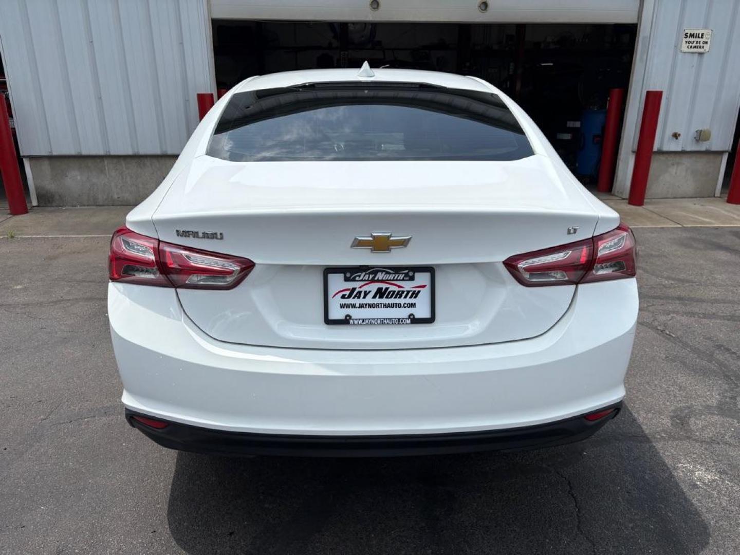 2022 WHITE CHEVROLET MALIBU LT (1G1ZD5ST9NF) with an 1.5L engine, Continuously Variable transmission, located at 501 E. Columbia St., Springfield, OH, 45503, (800) 262-7122, 39.925262, -83.801796 - ***Clean Carfax***LS***Heated Seats***Apple CarPlay***New Turbo***All New Tires***New Air Filter and Cabin Air Filter***Fresh Oil Change*** Jay North Auto has offered hand picked vehicles since 1965! Our customer's enjoy a NO pressure buying experience with a small town feel. We are a prefe - Photo#3
