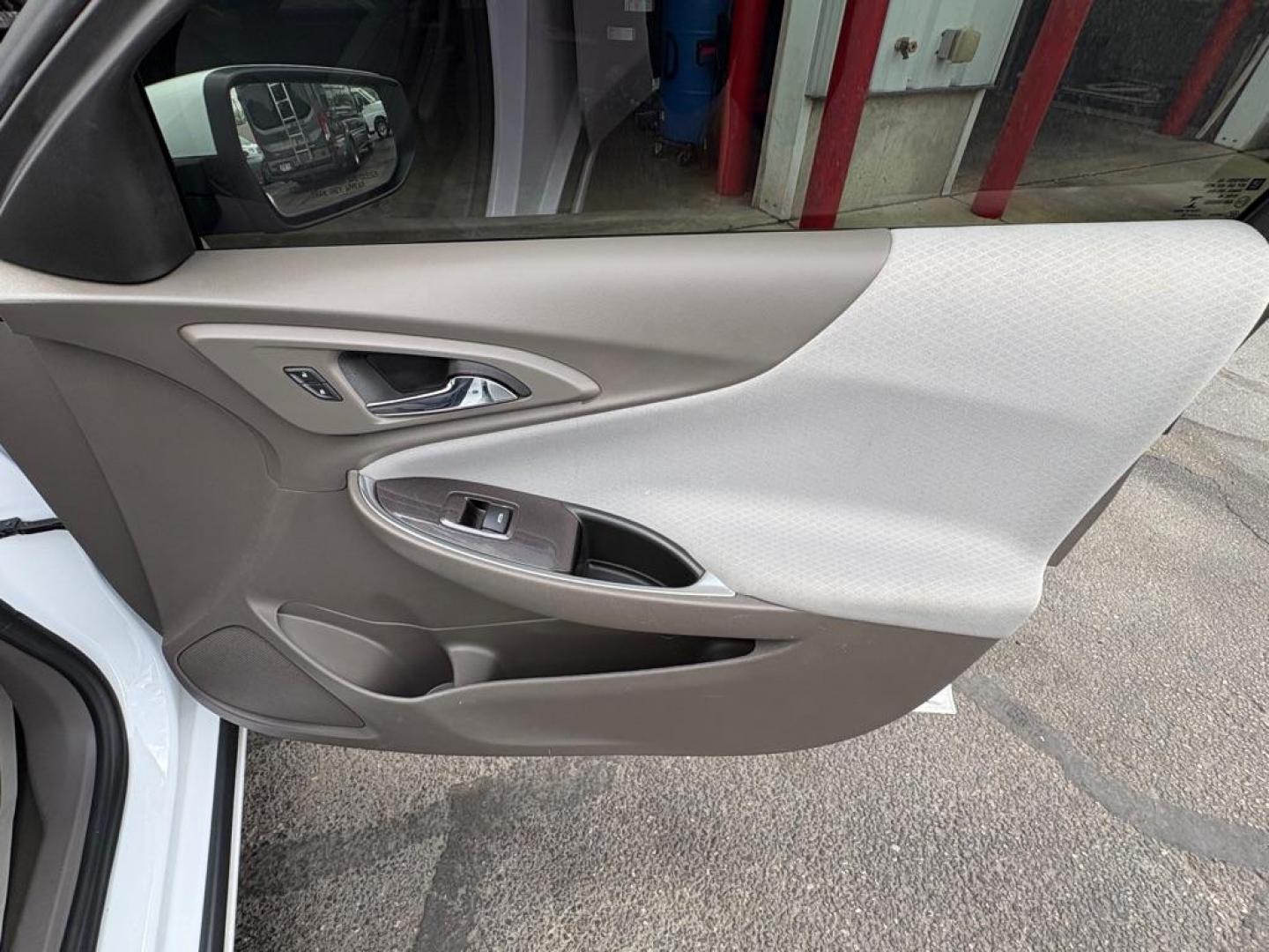 2022 WHITE CHEVROLET MALIBU LT (1G1ZD5ST9NF) with an 1.5L engine, Continuously Variable transmission, located at 501 E. Columbia St., Springfield, OH, 45503, (800) 262-7122, 39.925262, -83.801796 - ***Clean Carfax***LS***Heated Seats***Apple CarPlay***New Turbo***All New Tires***New Air Filter and Cabin Air Filter***Fresh Oil Change*** Jay North Auto has offered hand picked vehicles since 1965! Our customer's enjoy a NO pressure buying experience with a small town feel. We are a prefe - Photo#15