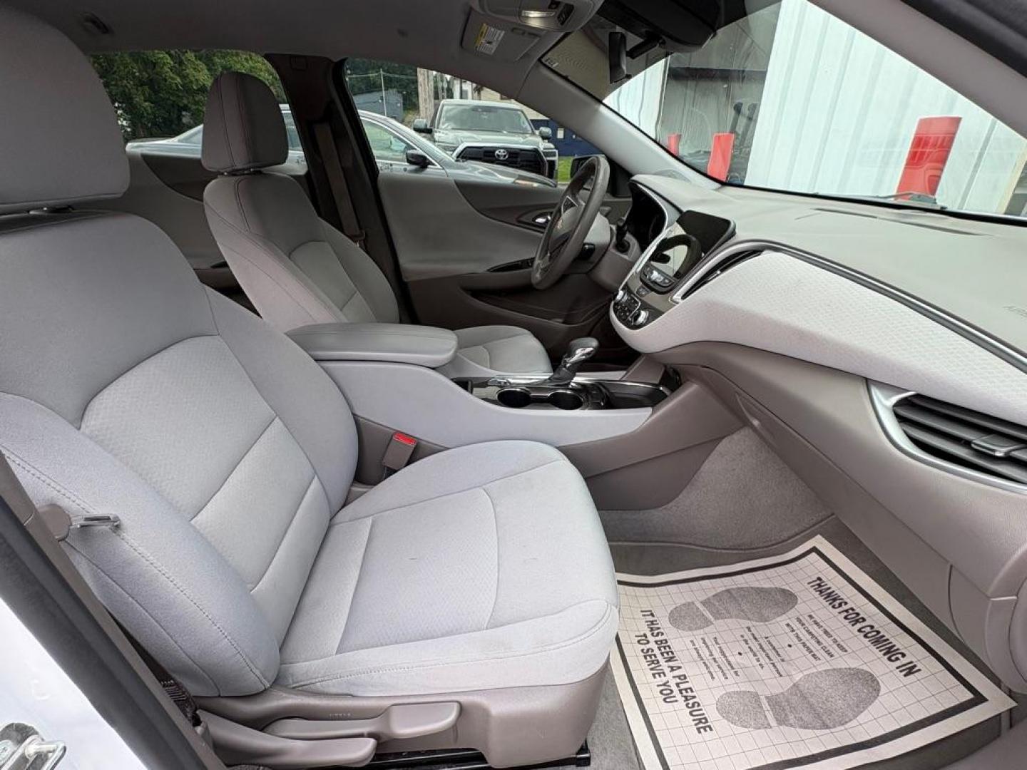 2022 WHITE CHEVROLET MALIBU LT (1G1ZD5ST9NF) with an 1.5L engine, Continuously Variable transmission, located at 501 E. Columbia St., Springfield, OH, 45503, (800) 262-7122, 39.925262, -83.801796 - ***Clean Carfax***LS***Heated Seats***Apple CarPlay***New Turbo***All New Tires***New Air Filter and Cabin Air Filter***Fresh Oil Change*** Jay North Auto has offered hand picked vehicles since 1965! Our customer's enjoy a NO pressure buying experience with a small town feel. We are a prefe - Photo#16