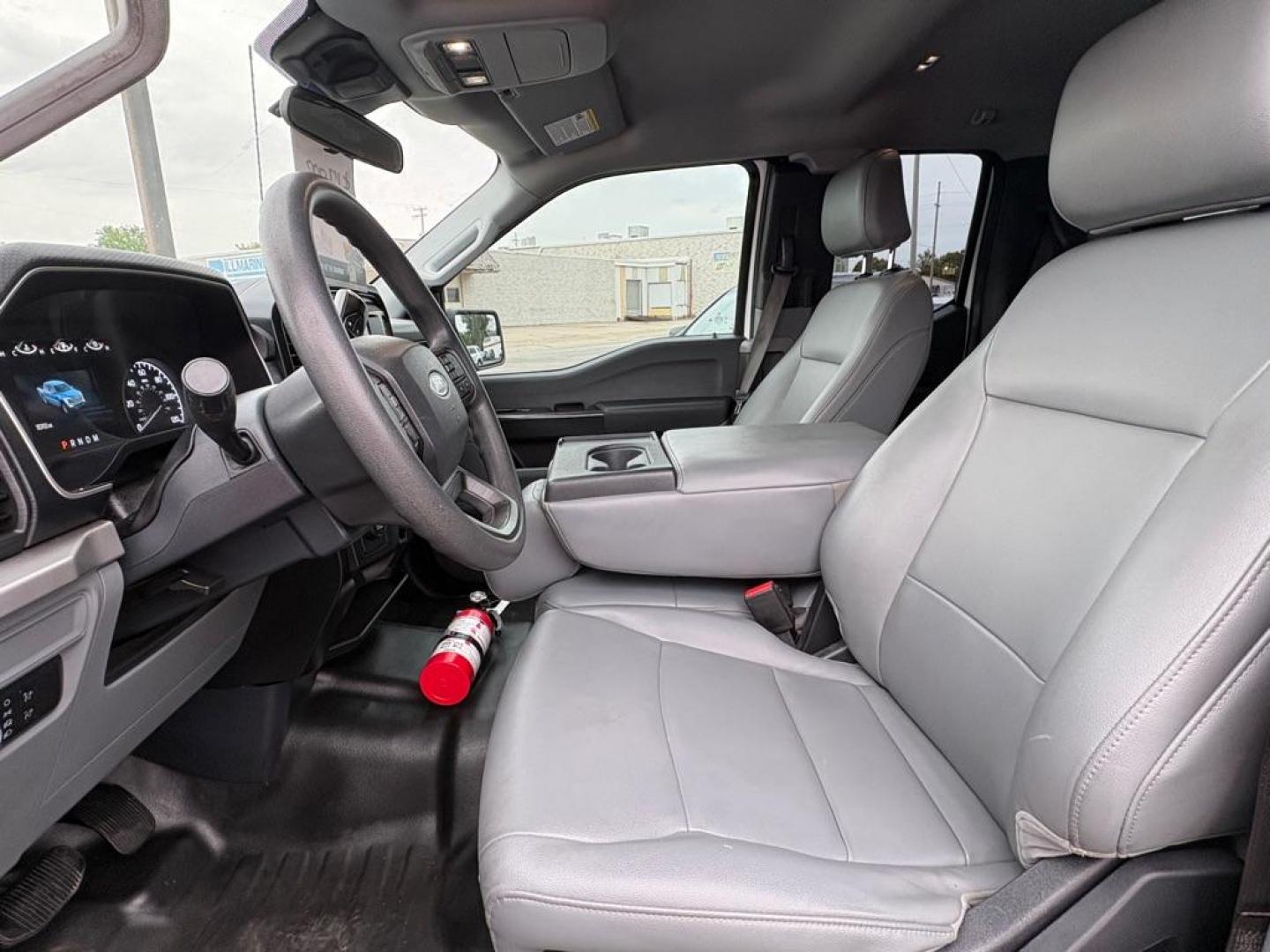 2022 WHITE FORD F150 SUPER CAB (1FTEX1CB7NF) with an 3.3L engine, Automatic transmission, located at 501 E. Columbia St., Springfield, OH, 45503, (800) 262-7122, 39.925262, -83.801796 - *** XL V6 *** Clean CarFax *** New Tires *** New Brakes *** Oil Change *** New Cabin and Air filter *** Hard Bed Cover *** Jay North Auto has offered hand picked vehicles since 1965! Our customer's enjoy a NO pressure buying experience with a small town feel. We are a preferred dealer for ma - Photo#7