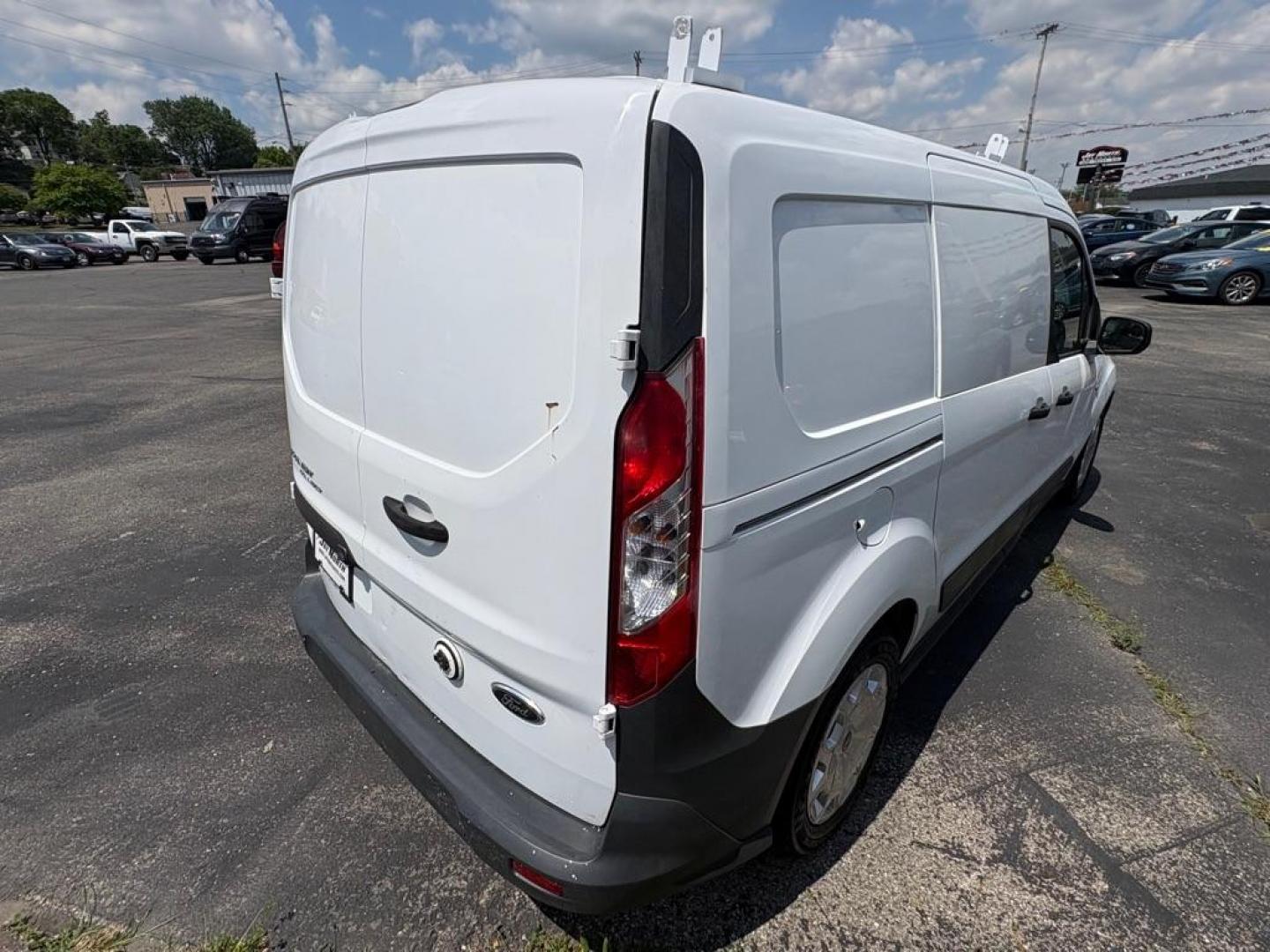 2015 WHITE FORD TRANSIT CONNECT XL (NM0LS7E72F1) with an 2.5L engine, Automatic transmission, located at 501 E. Columbia St., Springfield, OH, 45503, (800) 262-7122, 39.925262, -83.801796 - Jay North Auto has offered hand picked vehicles since 1965! Our customer's enjoy a NO pressure buying experience with a small town feel. We are a preferred dealer for many local credit unions and lenders. Bad credit? No Credit/First time buyer? Open or closed BANKRUPTCY 7 or 13? We Can Help Apply - Photo#1