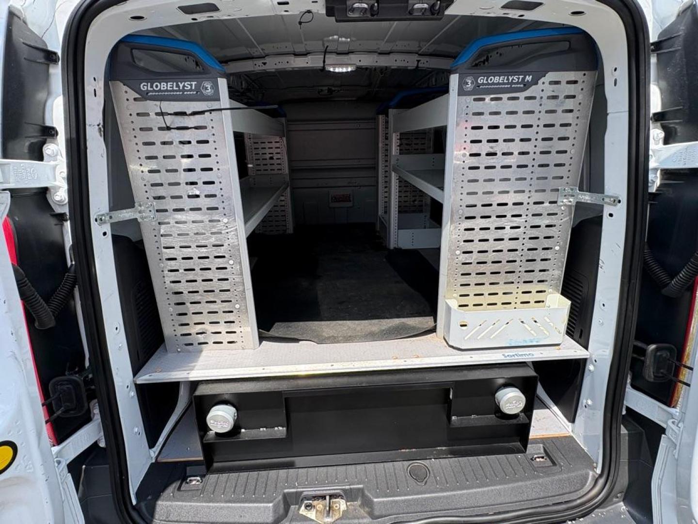 2015 WHITE FORD TRANSIT CONNECT XL (NM0LS7E72F1) with an 2.5L engine, Automatic transmission, located at 501 E. Columbia St., Springfield, OH, 45503, (800) 262-7122, 39.925262, -83.801796 - Jay North Auto has offered hand picked vehicles since 1965! Our customer's enjoy a NO pressure buying experience with a small town feel. We are a preferred dealer for many local credit unions and lenders. Bad credit? No Credit/First time buyer? Open or closed BANKRUPTCY 7 or 13? We Can Help Apply - Photo#12