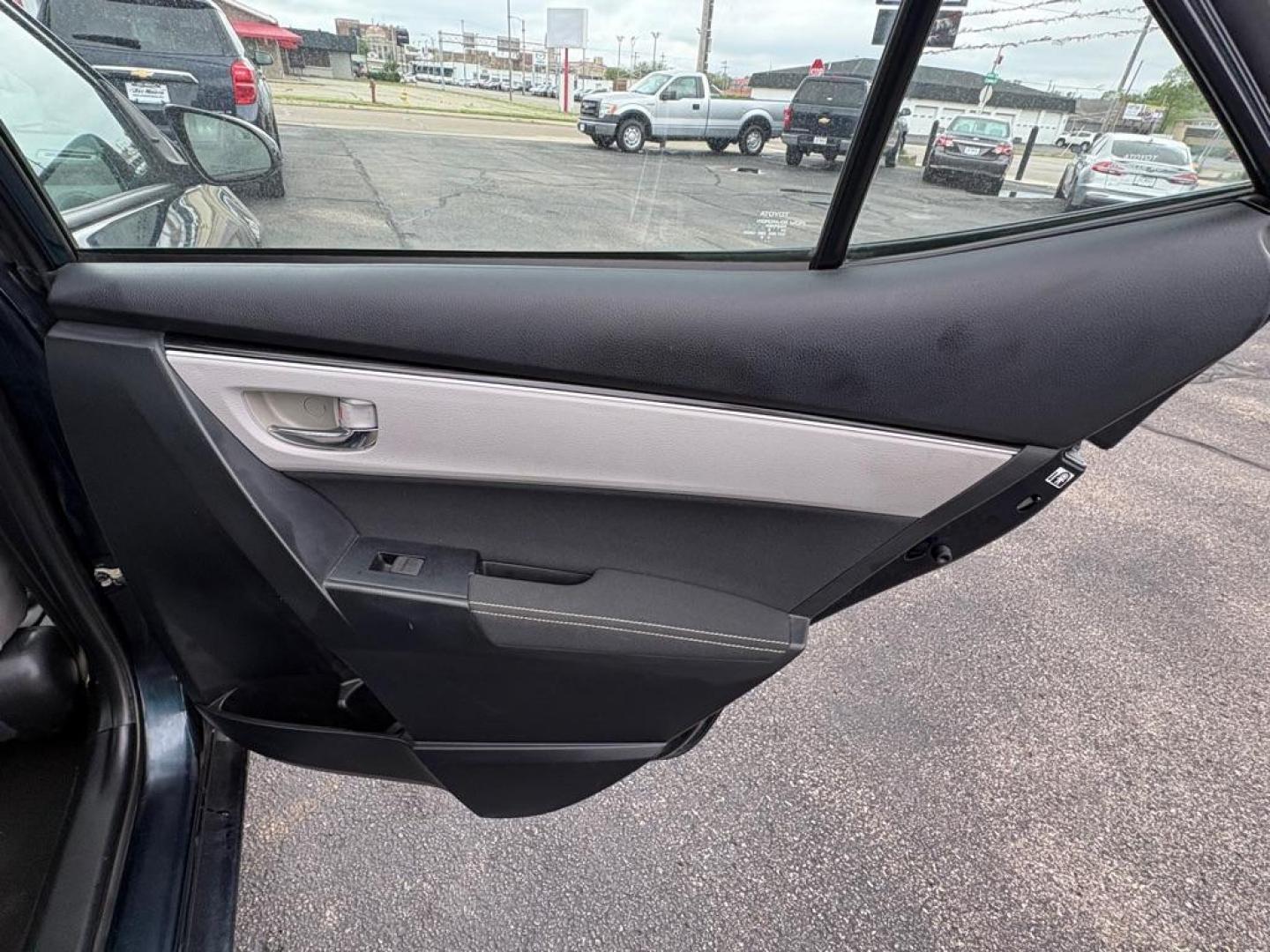2017 BLUE TOYOTA COROLLA LE (2T1BURHE4HC) with an 1.8L engine, Continuously Variable transmission, located at 501 E. Columbia St., Springfield, OH, 45503, (800) 262-7122, 39.925262, -83.801796 - ***Clean Carfax***LE***New Spark Plugs***New Wipers***NEW TIRES***New Front Brakes***New Air Filter and Cabin Air Filter***Fresh Oil Change*** Jay North Auto has offered hand picked vehicles since 1965! Our customer's enjoy a NO pressure buying experience with a small town feel. We are a pref - Photo#12