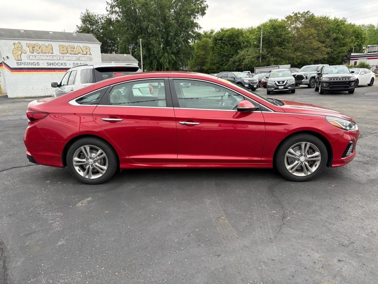 2019 RED HYUNDAI SONATA LIMITED (5NPE34AF6KH) with an 2.4L engine, Automatic transmission, located at 501 E. Columbia St., Springfield, OH, 45503, (800) 262-7122, 39.925262, -83.801796 - *** One Owner *** Tune Up *** New Brakes *** New Wipers *** Oil Change *** Air and Cabin Filter *** Apple CarPlay *** Jay North Auto has offered hand picked vehicles since 1965! Our customer's enjoy a NO pressure buying experience with a small town feel. We are a preferred dealer for many loca - Photo#1