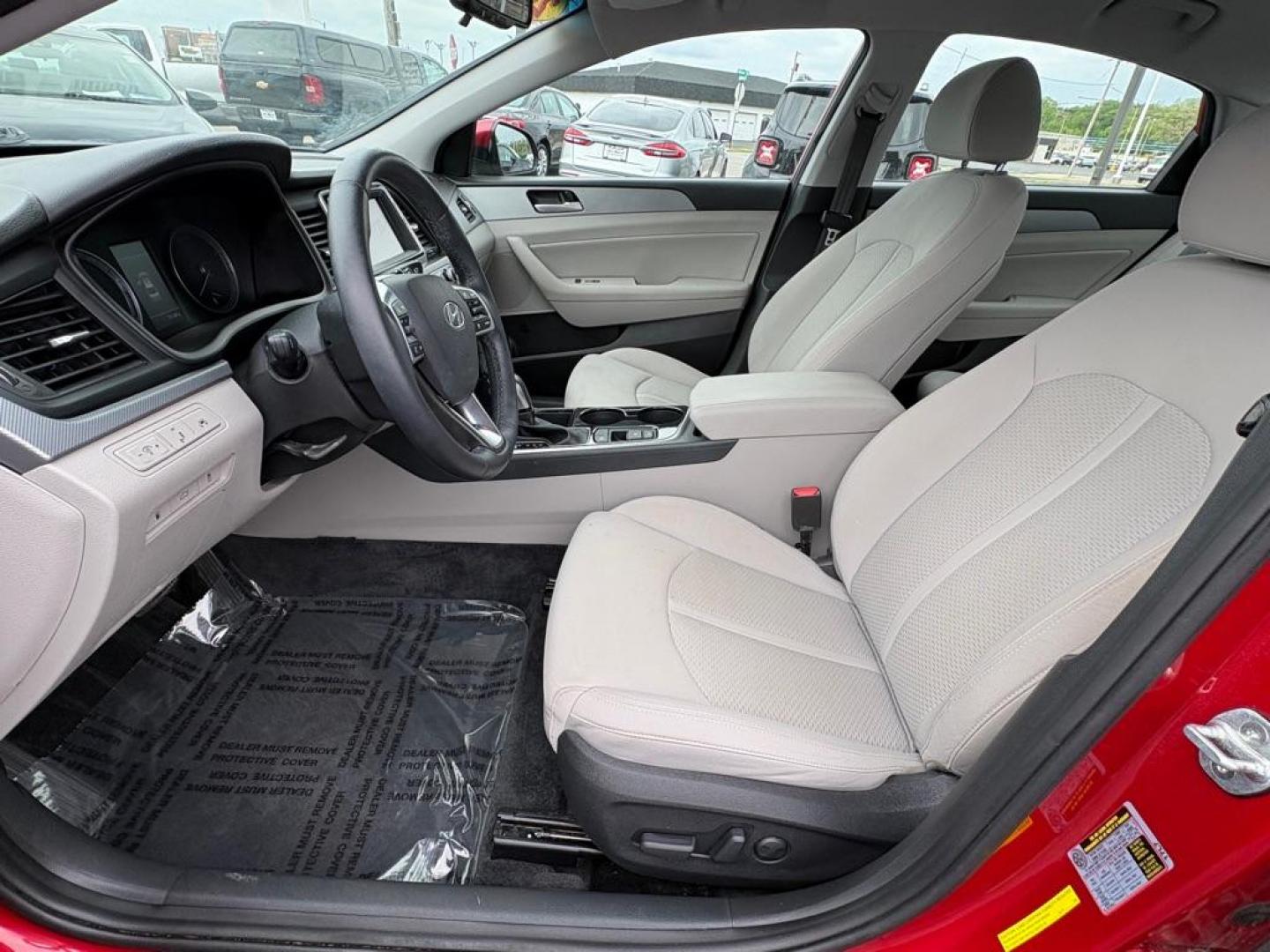 2019 RED HYUNDAI SONATA LIMITED (5NPE34AF6KH) with an 2.4L engine, Automatic transmission, located at 501 E. Columbia St., Springfield, OH, 45503, (800) 262-7122, 39.925262, -83.801796 - *** One Owner *** Tune Up *** New Brakes *** New Wipers *** Oil Change *** Air and Cabin Filter *** Apple CarPlay *** Jay North Auto has offered hand picked vehicles since 1965! Our customer's enjoy a NO pressure buying experience with a small town feel. We are a preferred dealer for many loca - Photo#8
