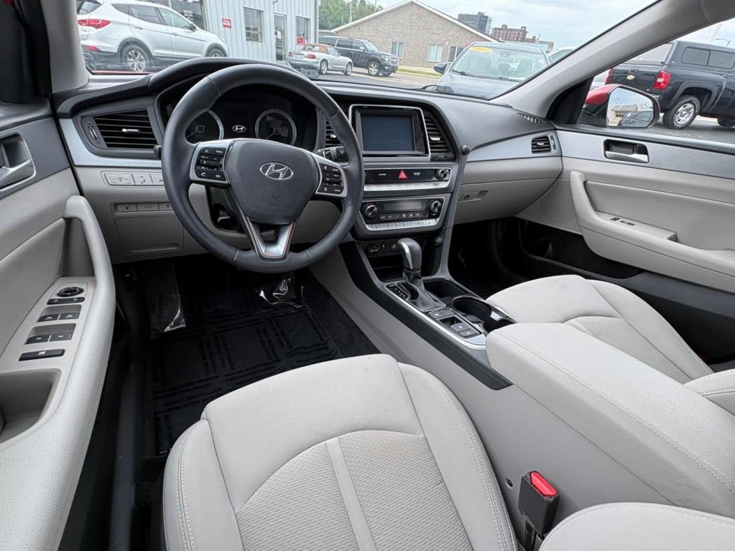 2019 RED HYUNDAI SONATA LIMITED (5NPE34AF6KH) with an 2.4L engine, Automatic transmission, located at 501 E. Columbia St., Springfield, OH, 45503, (800) 262-7122, 39.925262, -83.801796 - *** One Owner *** Tune Up *** New Brakes *** New Wipers *** Oil Change *** Air and Cabin Filter *** Apple CarPlay *** Jay North Auto has offered hand picked vehicles since 1965! Our customer's enjoy a NO pressure buying experience with a small town feel. We are a preferred dealer for many loca - Photo#9