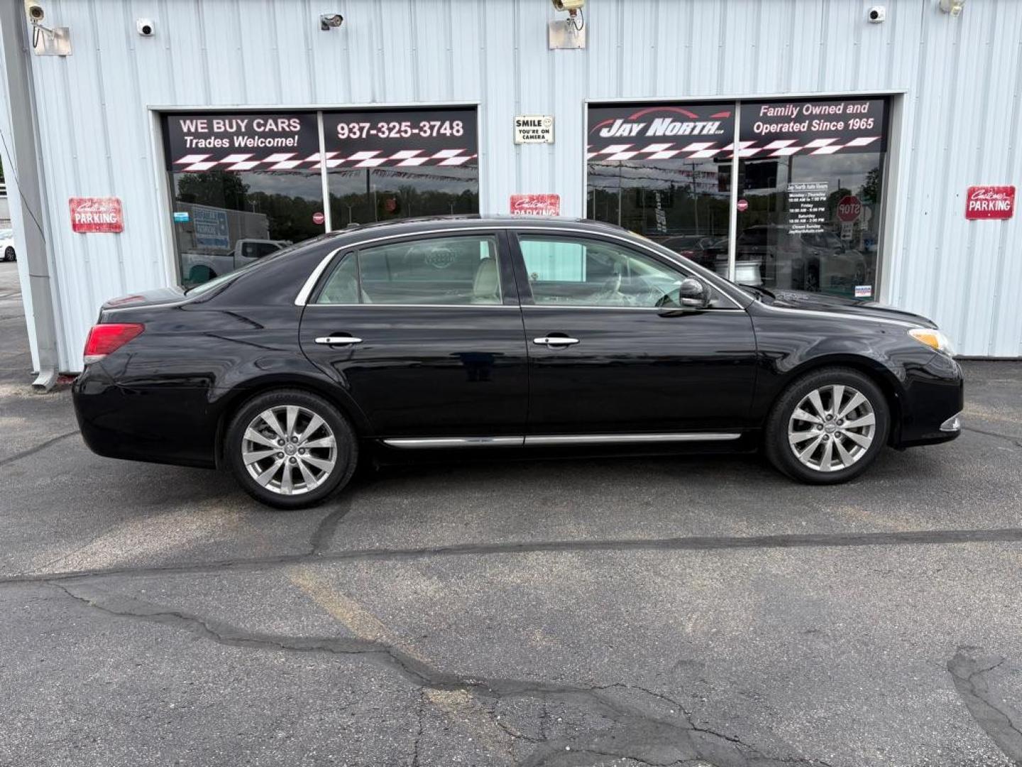 2011 BLACK TOYOTA AVALON LIMITED (4T1BK3DB6BU) with an 3.5L engine, Automatic transmission, located at 501 E. Columbia St., Springfield, OH, 45503, (800) 262-7122, 39.925262, -83.801796 - ***Price Includes Documentation Fee!***LIMITED***3.5L V6***1-Owner***Clean Carfax***39 Service History Records on CarFax***Heated and Cooled Leather Seats***Monroof***Navigation***NICE!*** Jay North Auto has offered hand picked vehicles since 1965! Our customer's enjoy a NO pressure buying expe - Photo#1