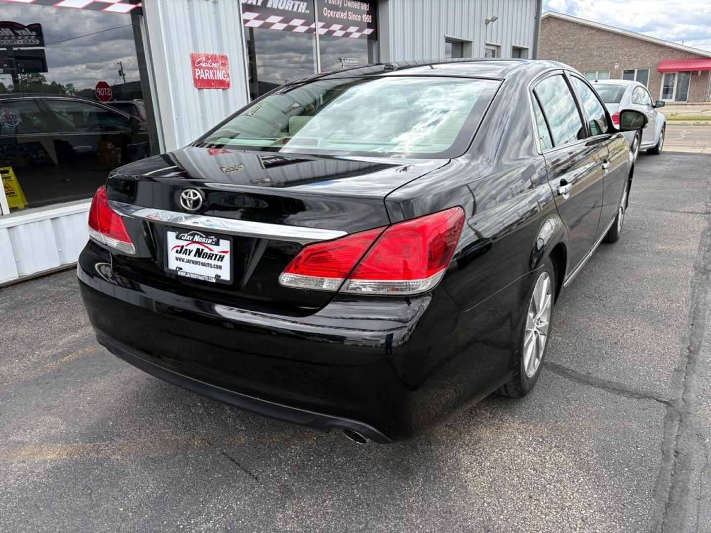 2011 BLACK TOYOTA AVALON LIMITED (4T1BK3DB6BU) with an 3.5L engine, Automatic transmission, located at 501 E. Columbia St., Springfield, OH, 45503, (800) 262-7122, 39.925262, -83.801796 - ***Price Includes Documentation Fee!***LIMITED***3.5L V6***1-Owner***Clean Carfax***39 Service History Records on CarFax***Heated and Cooled Leather Seats***Monroof***Navigation***NICE!*** Jay North Auto has offered hand picked vehicles since 1965! Our customer's enjoy a NO pressure buying expe - Photo#2