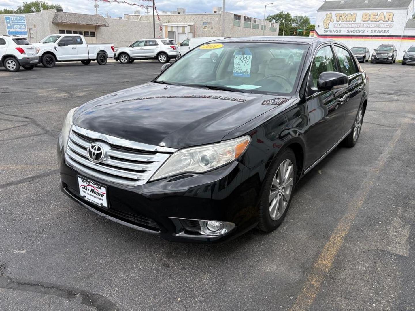 2011 BLACK TOYOTA AVALON LIMITED (4T1BK3DB6BU) with an 3.5L engine, Automatic transmission, located at 501 E. Columbia St., Springfield, OH, 45503, (800) 262-7122, 39.925262, -83.801796 - ***Price Includes Documentation Fee!***LIMITED***3.5L V6***1-Owner***Clean Carfax***39 Service History Records on CarFax***Heated and Cooled Leather Seats***Monroof***Navigation***NICE!*** Jay North Auto has offered hand picked vehicles since 1965! Our customer's enjoy a NO pressure buying expe - Photo#5