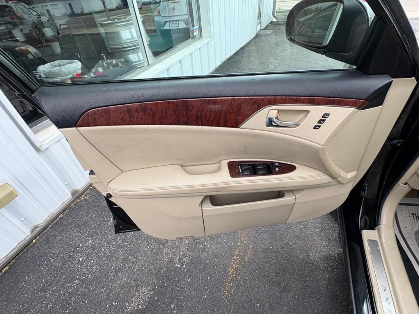 2011 BLACK TOYOTA AVALON LIMITED (4T1BK3DB6BU) with an 3.5L engine, Automatic transmission, located at 501 E. Columbia St., Springfield, OH, 45503, (800) 262-7122, 39.925262, -83.801796 - ***Price Includes Documentation Fee!***LIMITED***3.5L V6***1-Owner***Clean Carfax***39 Service History Records on CarFax***Heated and Cooled Leather Seats***Monroof***Navigation***NICE!*** Jay North Auto has offered hand picked vehicles since 1965! Our customer's enjoy a NO pressure buying expe - Photo#6