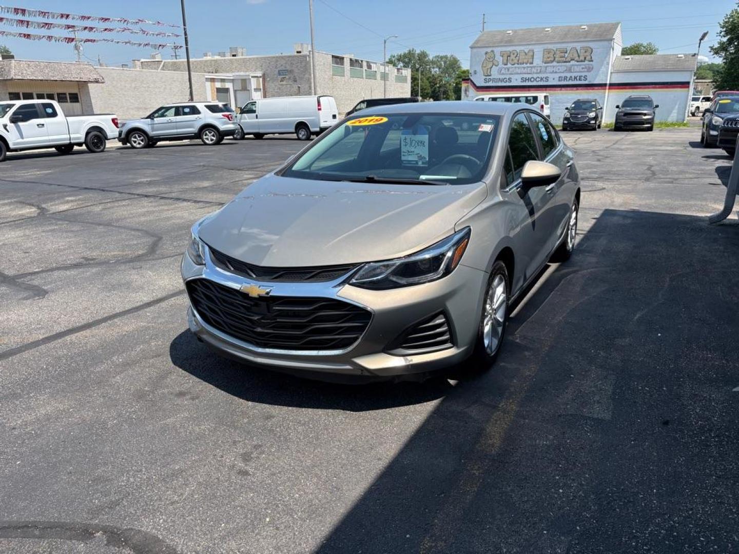 2019 BROWN CHEVROLET CRUZE LT (1G1BE5SM7K7) with an 1.4L engine, Automatic transmission, located at 501 E. Columbia St., Springfield, OH, 45503, (800) 262-7122, 39.925262, -83.801796 - Photo#5