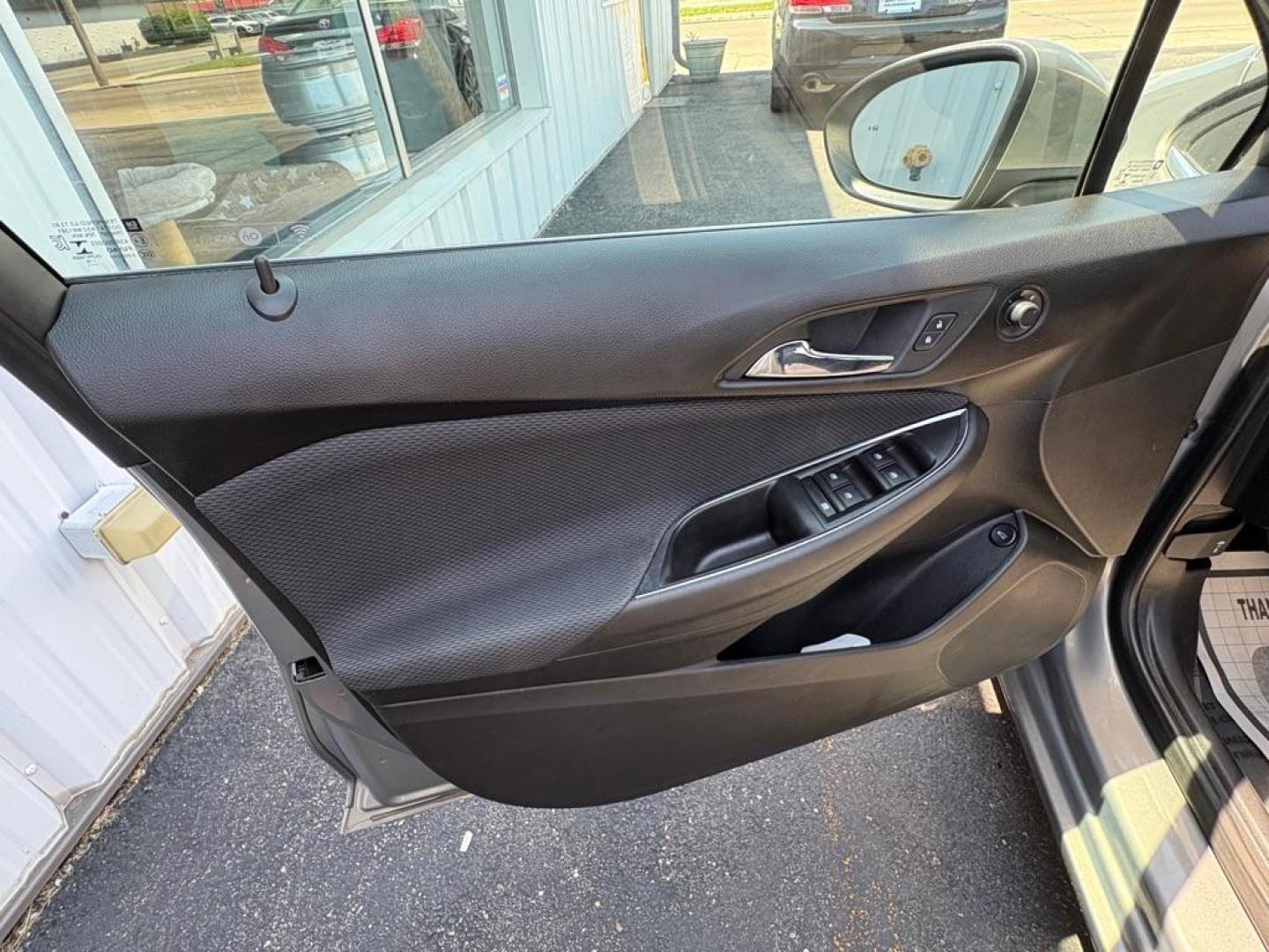 2019 BROWN CHEVROLET CRUZE LT (1G1BE5SM7K7) with an 1.4L engine, Automatic transmission, located at 501 E. Columbia St., Springfield, OH, 45503, (800) 262-7122, 39.925262, -83.801796 - Photo#6