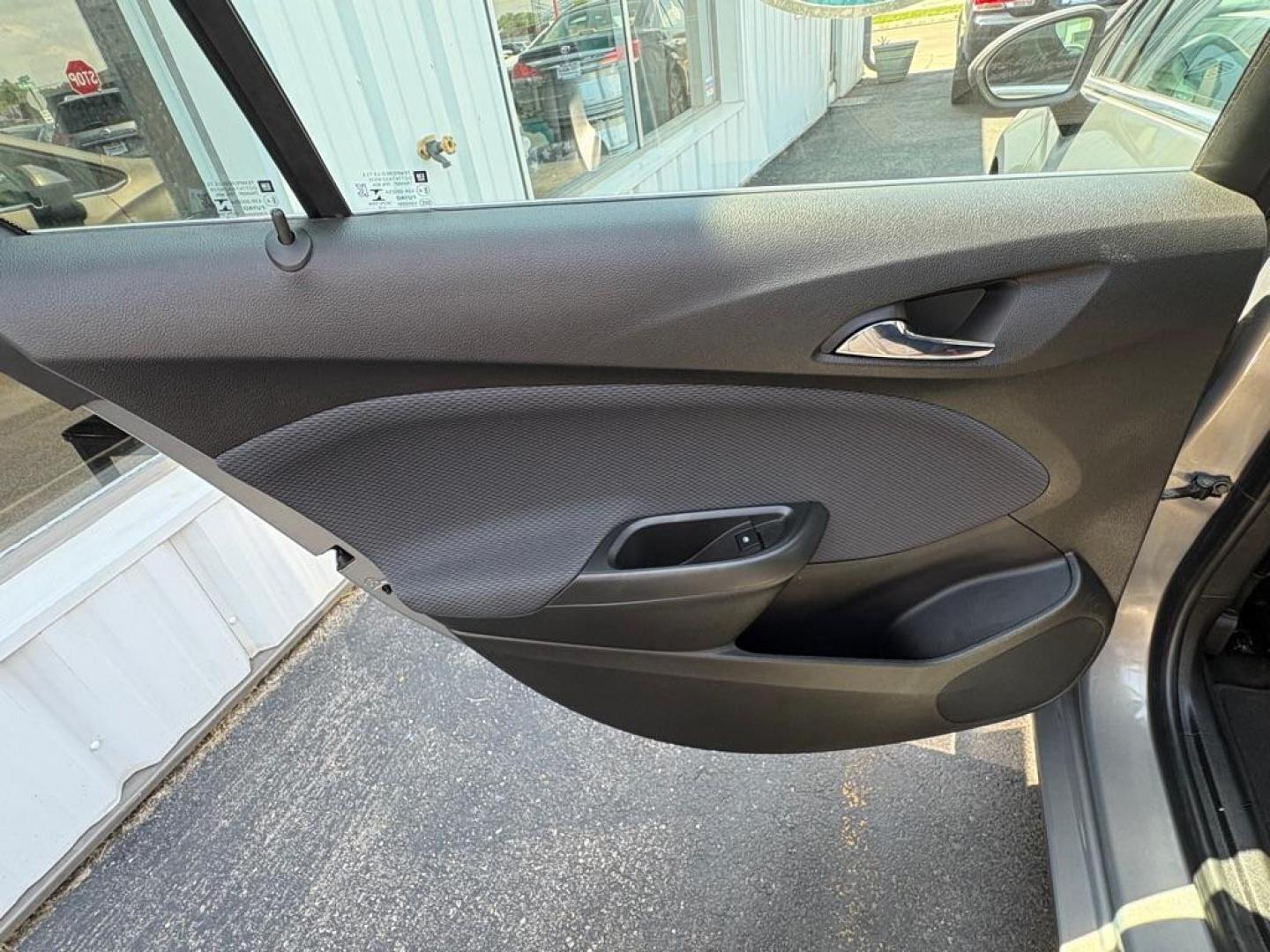 2019 BROWN CHEVROLET CRUZE LT (1G1BE5SM7K7) with an 1.4L engine, Automatic transmission, located at 501 E. Columbia St., Springfield, OH, 45503, (800) 262-7122, 39.925262, -83.801796 - Photo#9