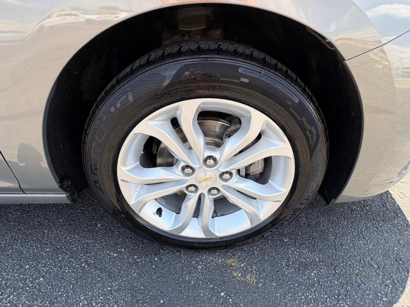 2019 BROWN CHEVROLET CRUZE LT (1G1BE5SM7K7) with an 1.4L engine, Automatic transmission, located at 501 E. Columbia St., Springfield, OH, 45503, (800) 262-7122, 39.925262, -83.801796 - Photo#16