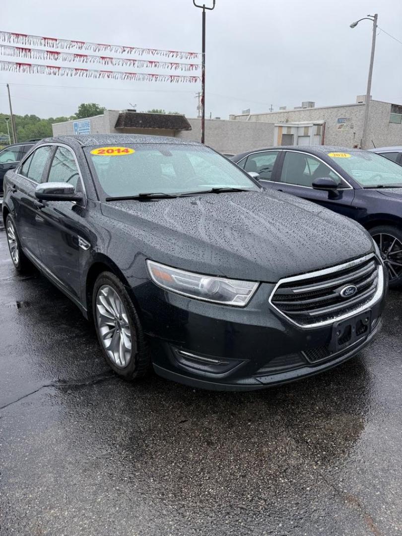 2014 Ford Taurus's photo