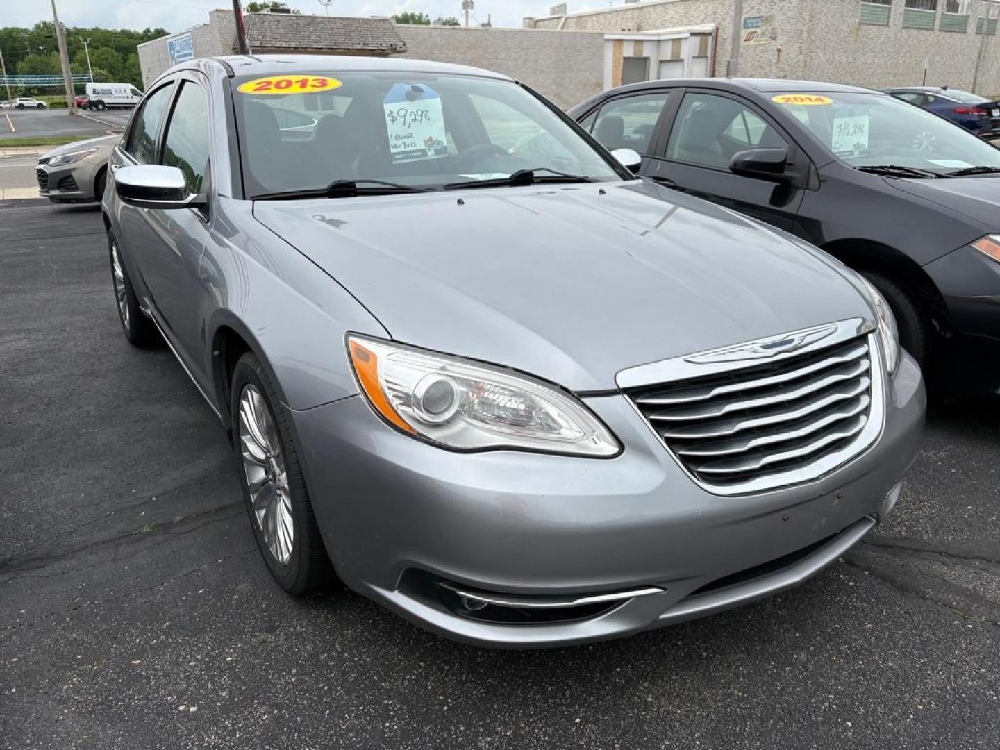 2013 SILVER CHRYSLER 200 LIMITED (1C3CCBCG3DN) with an 3.6L engine, Automatic transmission, located at 501 E. Columbia St., Springfield, OH, 45503, (800) 262-7122, 39.925262, -83.801796 - *** New Tires *** Limited V6 *** 1 Owner w/ Clean CarFax *** Premium Audio *** Leather *** Moonroof *** New Battery *** New Cabin and Air filter *** Inspection *** NICE *** Jay North Auto has offered hand picked vehicles since 1965! Our customer's enjoy a NO pressure buying experience with a s - Photo#0