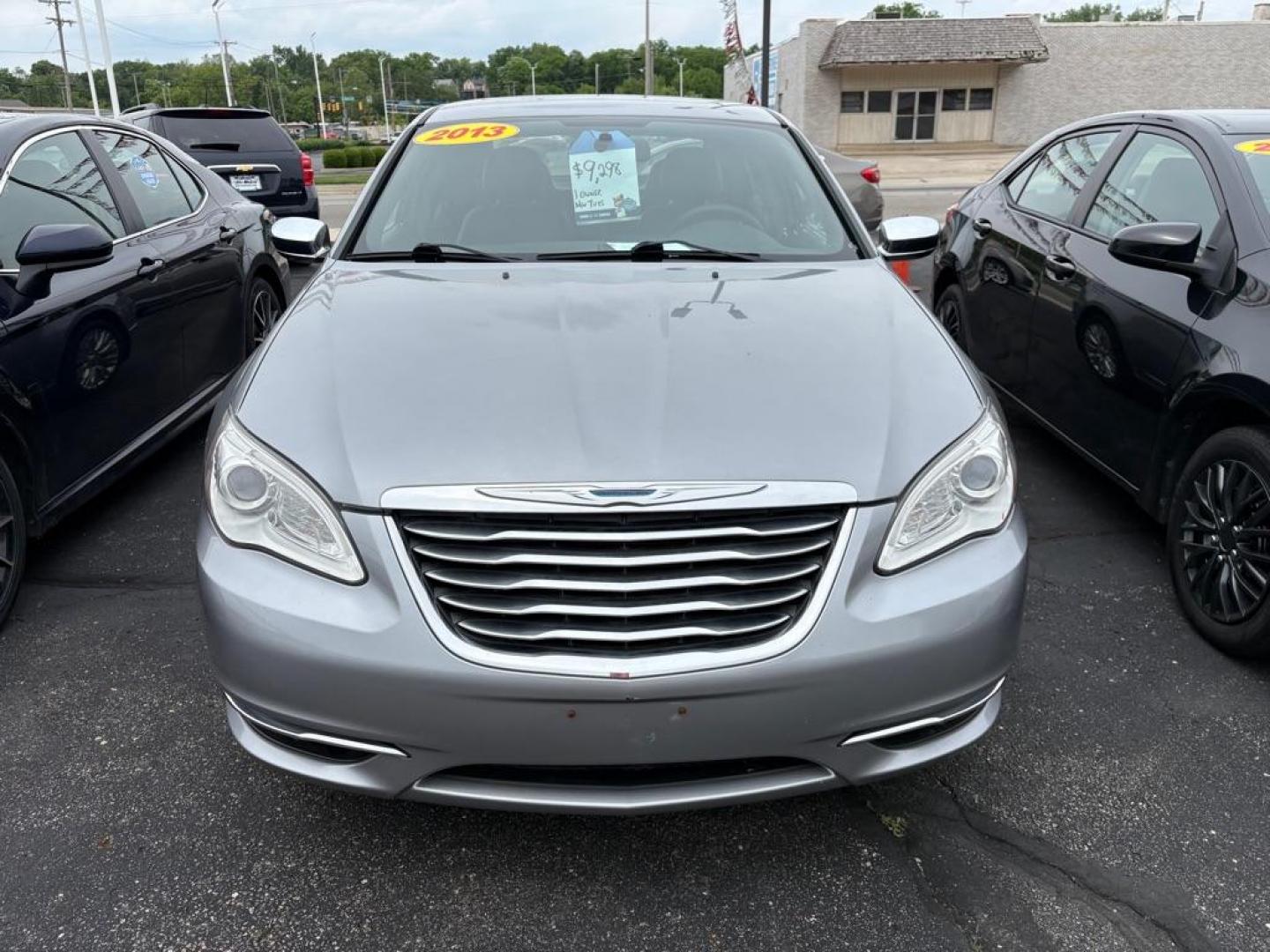 2013 SILVER CHRYSLER 200 LIMITED (1C3CCBCG3DN) with an 3.6L engine, Automatic transmission, located at 501 E. Columbia St., Springfield, OH, 45503, (800) 262-7122, 39.925262, -83.801796 - *** New Tires *** Limited V6 *** 1 Owner w/ Clean CarFax *** Premium Audio *** Leather *** Moonroof *** New Battery *** New Cabin and Air filter *** Inspection *** NICE *** Jay North Auto has offered hand picked vehicles since 1965! Our customer's enjoy a NO pressure buying experience with a s - Photo#5