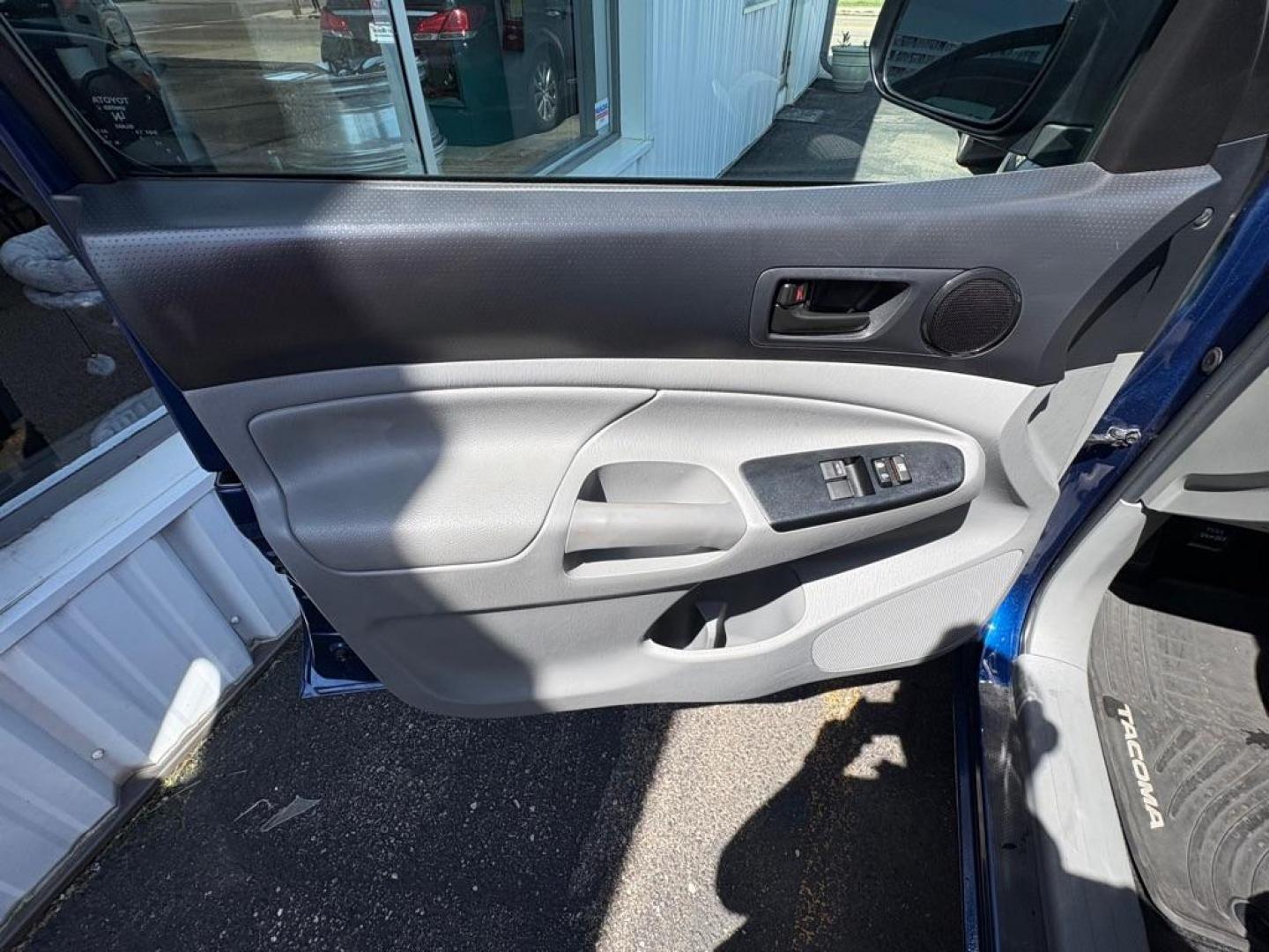 2015 BLUE TOYOTA TACOMA ACCESS CAB (5TFTX4CNXFX) with an 2.7L engine, Automatic transmission, located at 501 E. Columbia St., Springfield, OH, 45503, (800) 262-7122, 39.925262, -83.801796 - ***Clean Carfax***Access Cab***SUPER CLEAN***Like New Tires and Brakes***New Air Filter and Cabin Filter***Fresh Oil Change*** Jay North Auto has offered hand picked vehicles since 1965! Our customer's enjoy a NO pressure buying experience with a small town feel. We are a preferred dealer for- Photo#7