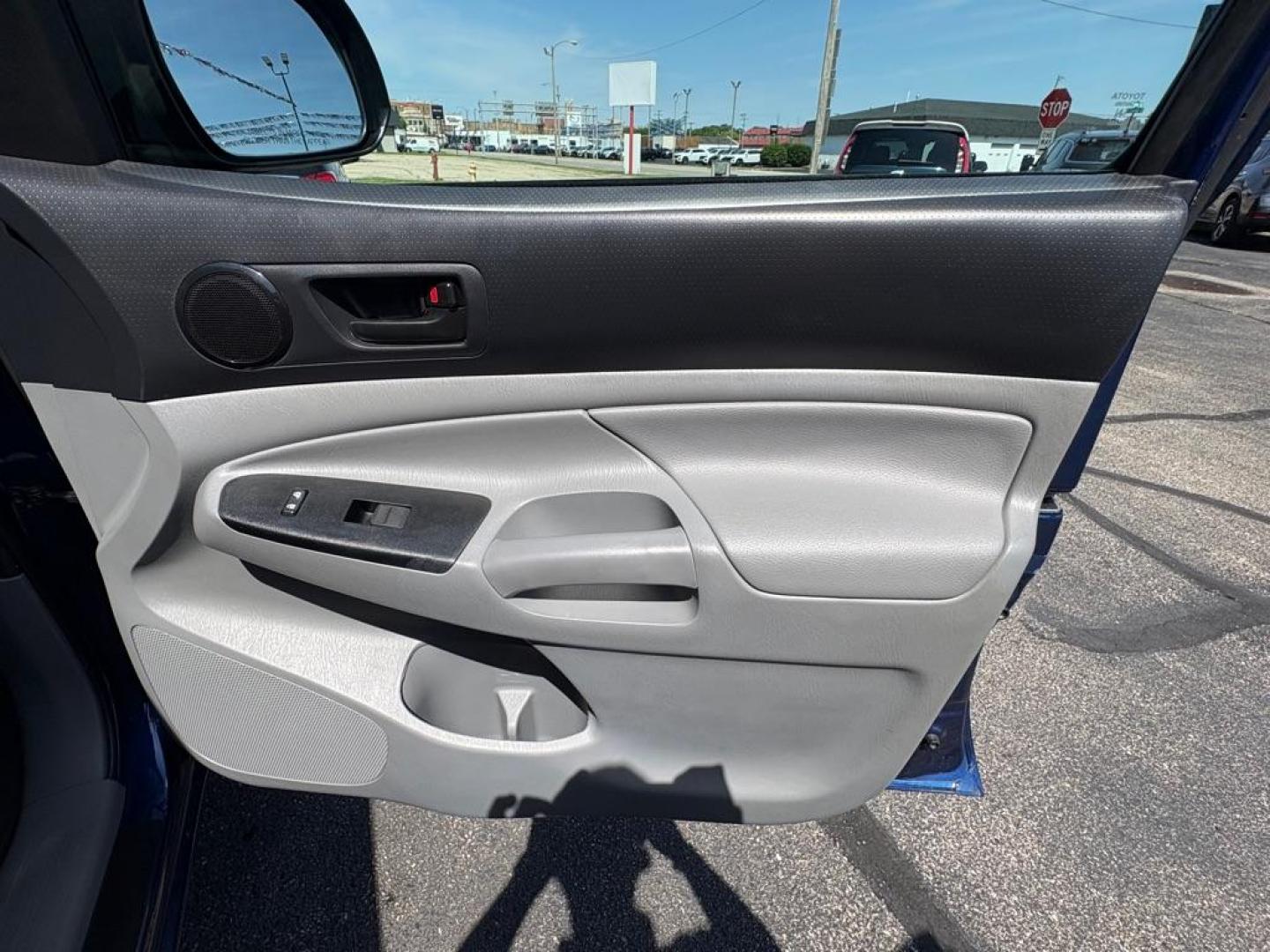 2015 BLUE TOYOTA TACOMA ACCESS CAB (5TFTX4CNXFX) with an 2.7L engine, Automatic transmission, located at 501 E. Columbia St., Springfield, OH, 45503, (800) 262-7122, 39.925262, -83.801796 - ***Clean Carfax***Access Cab***SUPER CLEAN***Like New Tires and Brakes***New Air Filter and Cabin Filter***Fresh Oil Change*** Jay North Auto has offered hand picked vehicles since 1965! Our customer's enjoy a NO pressure buying experience with a small town feel. We are a preferred dealer for- Photo#14