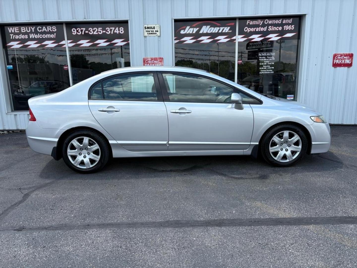 2010 SILVER HONDA CIVIC LX (2HGFA1F59AH) with an 1.8L engine, Automatic transmission, located at 501 E. Columbia St., Springfield, OH, 45503, (800) 262-7122, 39.925262, -83.801796 - *** 2 Owner w/ Clean CarFax 24 Service Records *** New Tie Rod ends *** New Battery *** Alignment *** New Wipers *** New Front Axle *** Inspection *** LX *** Automatic *** Jay North Auto has offered hand picked vehicles since 1965! Our customer's enjoy a NO pressure buying experience with a s - Photo#1