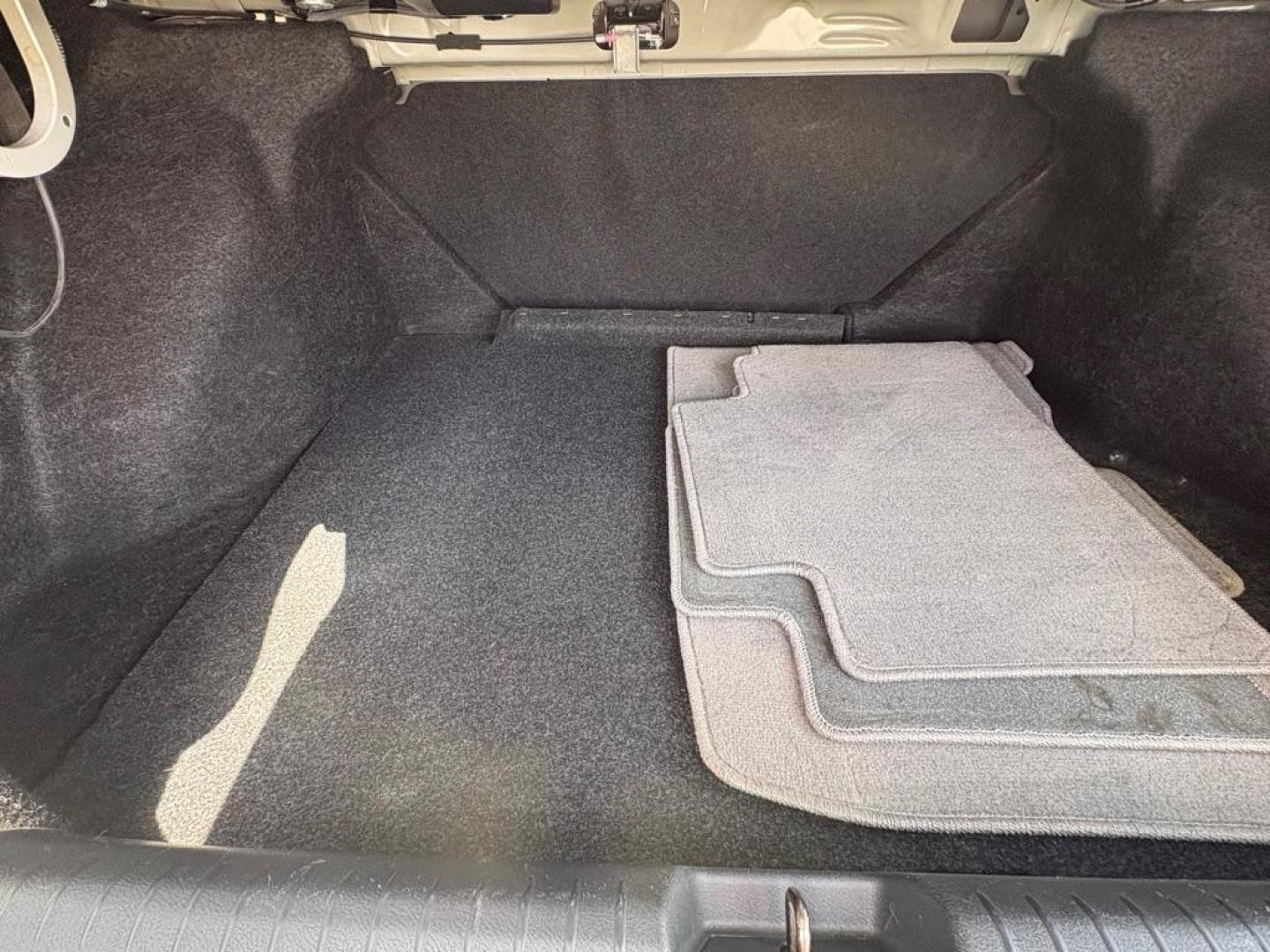 2010 SILVER HONDA CIVIC LX (2HGFA1F59AH) with an 1.8L engine, Automatic transmission, located at 501 E. Columbia St., Springfield, OH, 45503, (800) 262-7122, 39.925262, -83.801796 - *** 2 Owner w/ Clean CarFax 24 Service Records *** New Tie Rod ends *** New Battery *** Alignment *** New Wipers *** New Front Axle *** Inspection *** LX *** Automatic *** Jay North Auto has offered hand picked vehicles since 1965! Our customer's enjoy a NO pressure buying experience with a s - Photo#12