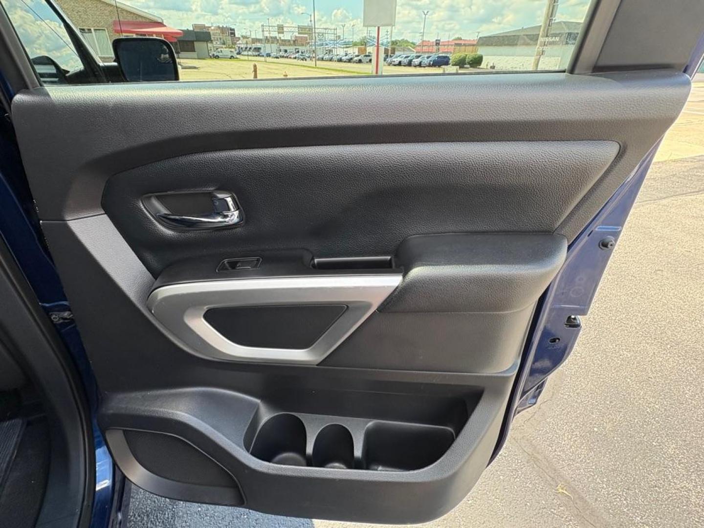 2018 BLUE NISSAN TITAN SV CREW CAB (1N6AA1E63JN) with an 5.6L engine, Automatic transmission, located at 501 E. Columbia St., Springfield, OH, 45503, (800) 262-7122, 39.925262, -83.801796 - *** New Tires *** New Brakes *** New Wipers *** New Cabin and Air filter *** New Outer Tie rods *** Inspection *** Oil Change *** 5.6L V8 *** Crew Cab *** 25 Service Records on CarFax *** SV *** Power Rear Sliding Window *** Blind Spot *** Parking Sensors *** Power Seat *** $43k New *** Jay Nort- Photo#14