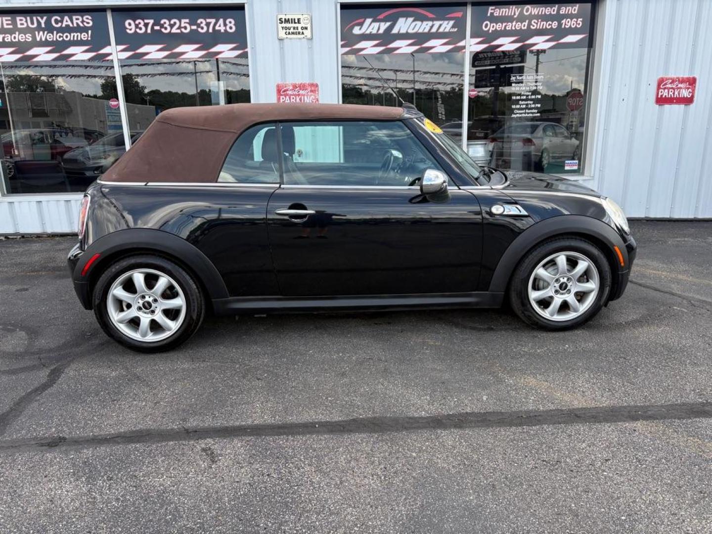 2010 BLACK MINI COOPER S (WMWMS3C50AT) with an 1.6L engine, 6-Speed Manual transmission, located at 501 E. Columbia St., Springfield, OH, 45503, (800) 262-7122, 39.925262, -83.801796 - *** New Clutch *** New Battery *** Inspection *** Oil Change *** Clean CarFax with 34 Service Records *** Jay North Auto has offered hand picked vehicles since 1965! Our customer's enjoy a NO pressure buying experience with a small town feel. All of our vehicles get fully inspected and detailed - Photo#1