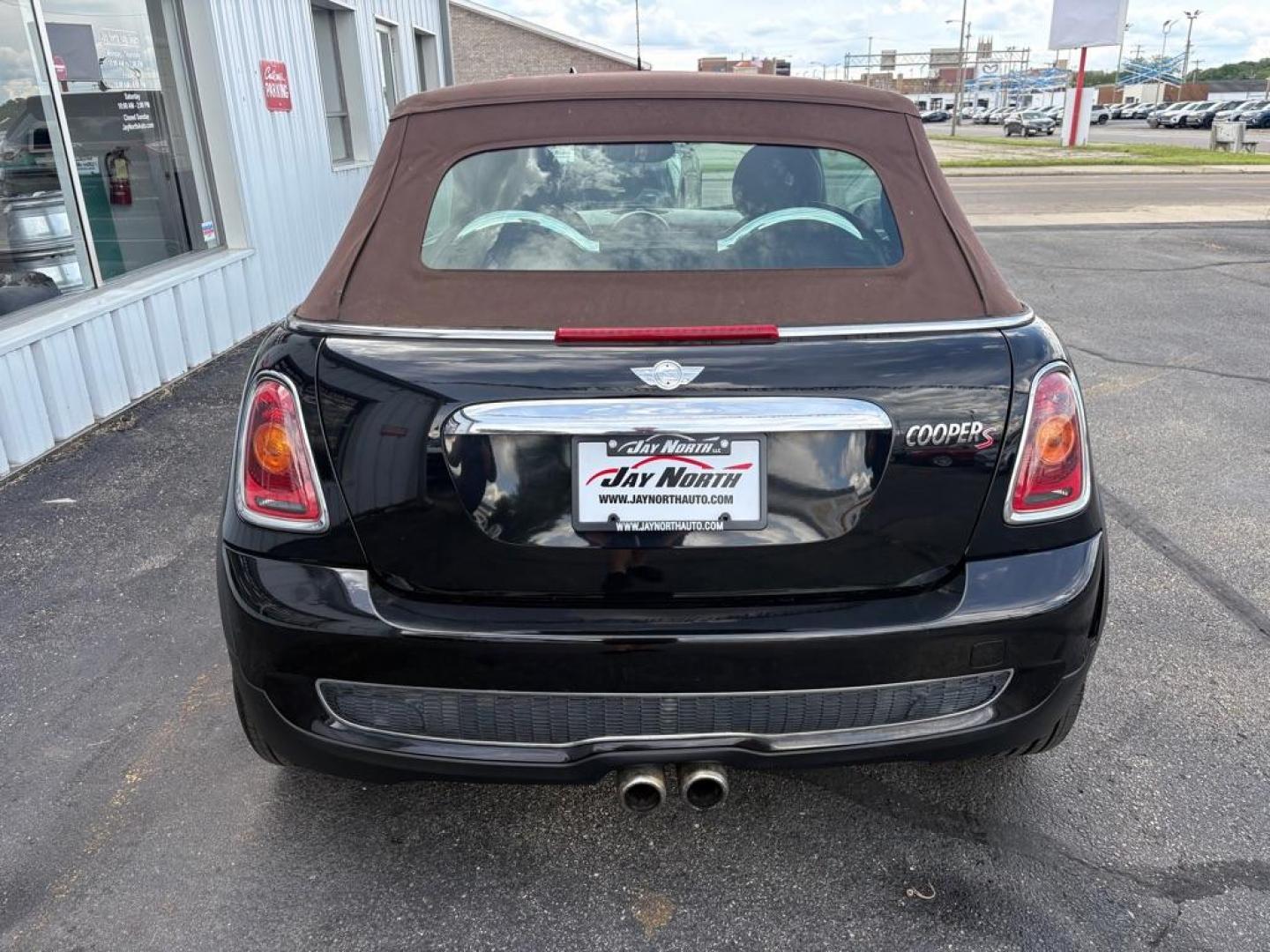 2010 BLACK MINI COOPER S (WMWMS3C50AT) with an 1.6L engine, 6-Speed Manual transmission, located at 501 E. Columbia St., Springfield, OH, 45503, (800) 262-7122, 39.925262, -83.801796 - *** New Clutch *** New Battery *** Inspection *** Oil Change *** Clean CarFax with 34 Service Records *** Jay North Auto has offered hand picked vehicles since 1965! Our customer's enjoy a NO pressure buying experience with a small town feel. All of our vehicles get fully inspected and detailed - Photo#3