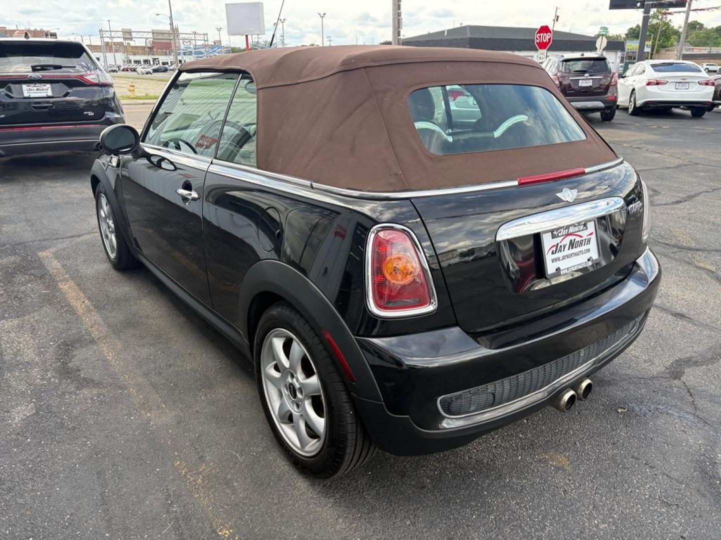 2010 BLACK MINI COOPER S (WMWMS3C50AT) with an 1.6L engine, 6-Speed Manual transmission, located at 501 E. Columbia St., Springfield, OH, 45503, (800) 262-7122, 39.925262, -83.801796 - *** New Clutch *** New Battery *** Inspection *** Oil Change *** Clean CarFax with 34 Service Records *** Jay North Auto has offered hand picked vehicles since 1965! Our customer's enjoy a NO pressure buying experience with a small town feel. All of our vehicles get fully inspected and detailed - Photo#4