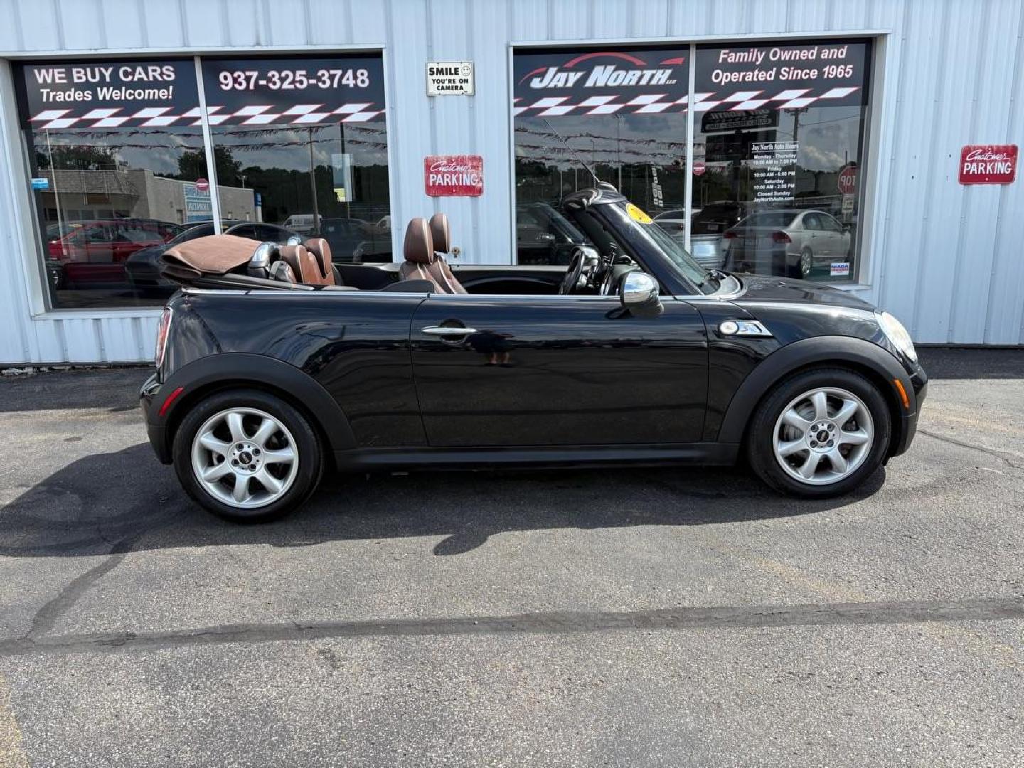 2010 BLACK MINI COOPER S (WMWMS3C50AT) with an 1.6L engine, 6-Speed Manual transmission, located at 501 E. Columbia St., Springfield, OH, 45503, (800) 262-7122, 39.925262, -83.801796 - *** New Clutch *** New Battery *** Inspection *** Oil Change *** Clean CarFax with 34 Service Records *** Jay North Auto has offered hand picked vehicles since 1965! Our customer's enjoy a NO pressure buying experience with a small town feel. All of our vehicles get fully inspected and detailed - Photo#7