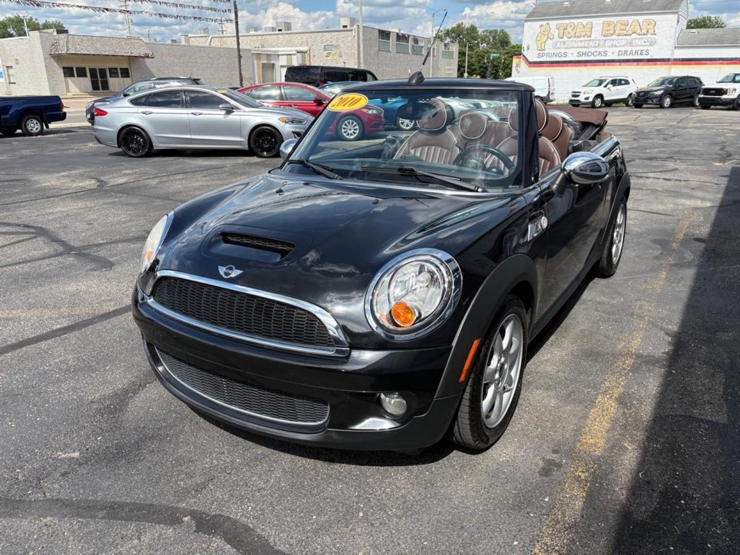 2010 BLACK MINI COOPER S (WMWMS3C50AT) with an 1.6L engine, 6-Speed Manual transmission, located at 501 E. Columbia St., Springfield, OH, 45503, (800) 262-7122, 39.925262, -83.801796 - *** New Clutch *** New Battery *** Inspection *** Oil Change *** Clean CarFax with 34 Service Records *** Jay North Auto has offered hand picked vehicles since 1965! Our customer's enjoy a NO pressure buying experience with a small town feel. All of our vehicles get fully inspected and detailed - Photo#11