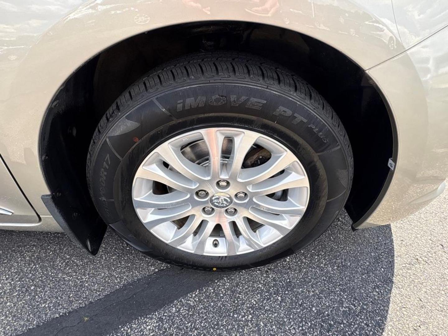 2017 TAN TOYOTA SIENNA XLE (5TDYZ3DC3HS) with an 3.5L engine, Automatic transmission, located at 501 E. Columbia St., Springfield, OH, 45503, (800) 262-7122, 39.925262, -83.801796 - *** Local Trade *** Low Mileage *** LOADED *** New Tires *** XLE *** New Brakes *** Navigation *** Moonroof *** V6 *** 2 Owner w/ Clean CarFax and 22 Service Records *** Power lift Gate *** Power Sliding Doors *** Jay North Auto has offered hand picked vehicles since 1965! Our customer's enjoy a - Photo#19