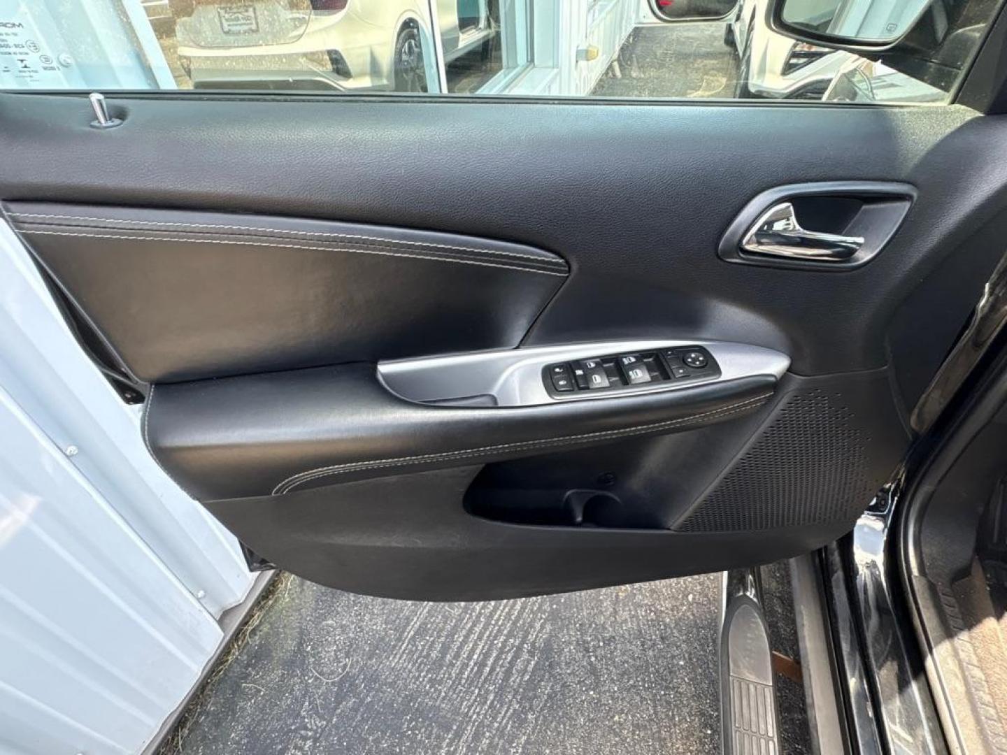 2014 BLACK DODGE JOURNEY LIMITED (3C4PDCDGXET) with an 3.6L engine, Automatic transmission, located at 501 E. Columbia St., Springfield, OH, 45503, (800) 262-7122, 39.925262, -83.801796- Photo#4