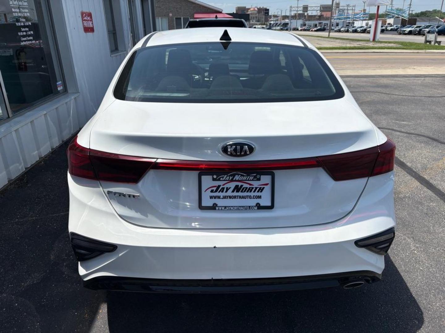 2021 WHITE KIA FORTE LXS (3KPF24AD4ME) with an 2.0L engine, Continuously Variable transmission, located at 501 E. Columbia St., Springfield, OH, 45503, (800) 262-7122, 39.925262, -83.801796- Photo#3