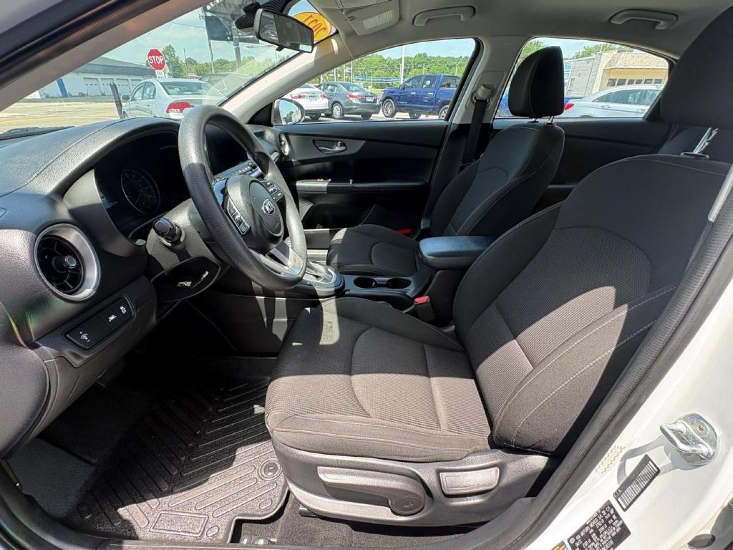 2021 WHITE KIA FORTE LXS (3KPF24AD4ME) with an 2.0L engine, Continuously Variable transmission, located at 501 E. Columbia St., Springfield, OH, 45503, (800) 262-7122, 39.925262, -83.801796- Photo#7