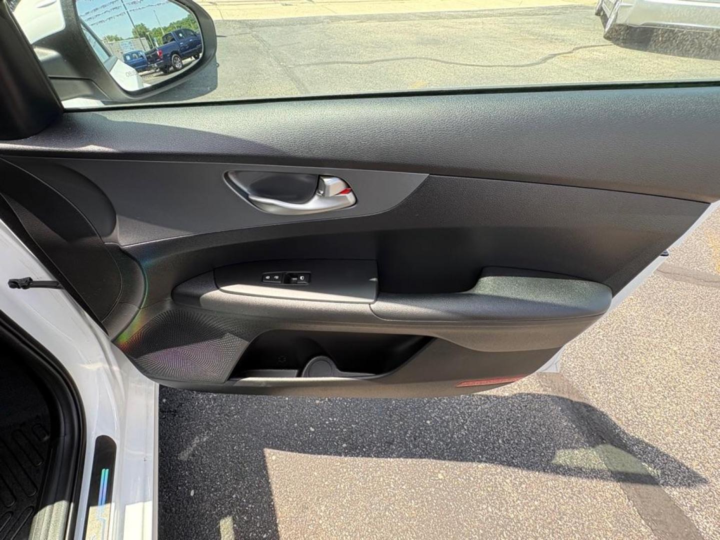 2021 WHITE KIA FORTE LXS (3KPF24AD4ME) with an 2.0L engine, Continuously Variable transmission, located at 501 E. Columbia St., Springfield, OH, 45503, (800) 262-7122, 39.925262, -83.801796- Photo#14