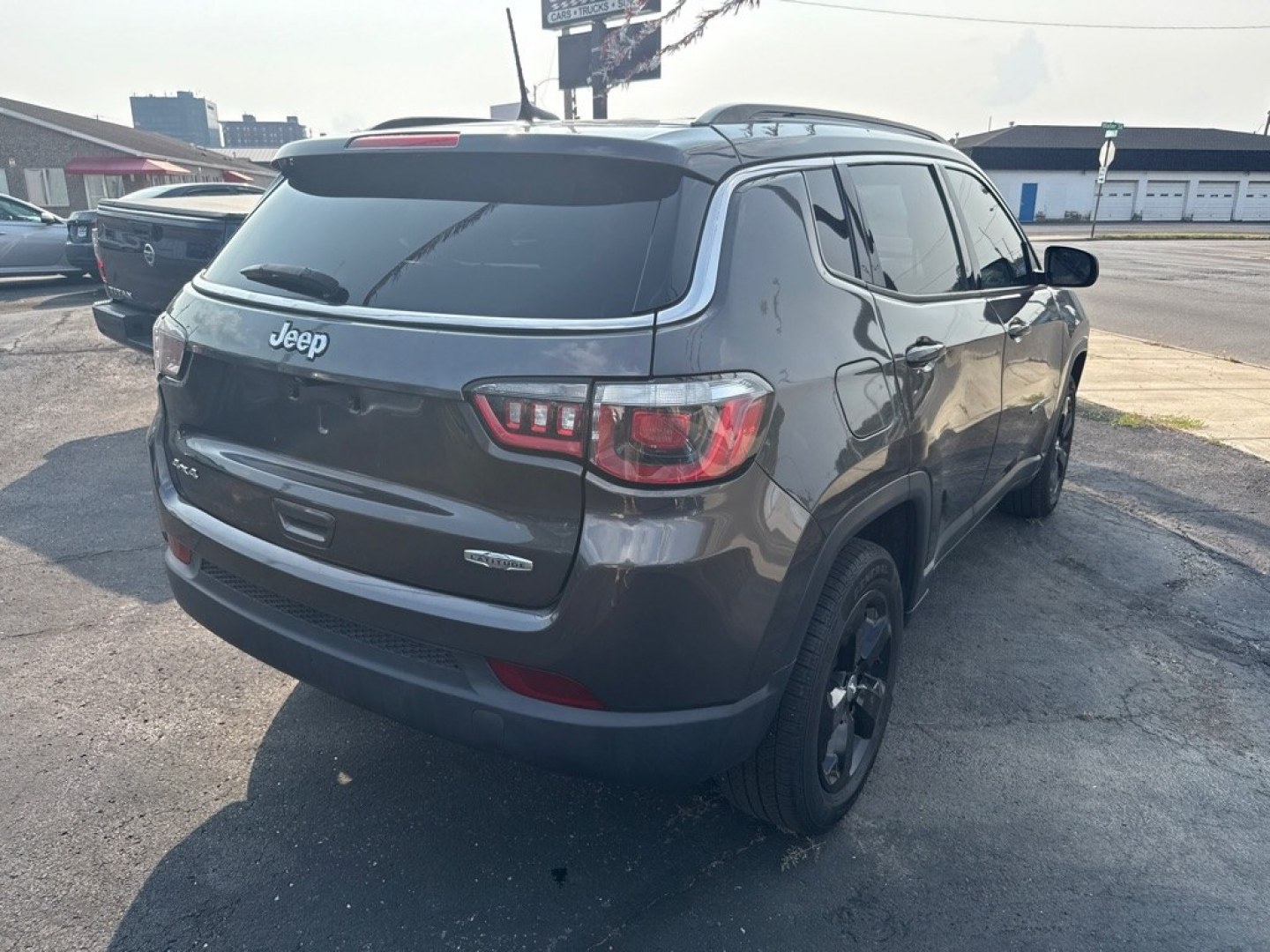 2018 GRAY JEEP COMPASS LATITUDE (3C4NJDBB1JT) with an 2.4L engine, Automatic transmission, located at 501 E. Columbia St., Springfield, OH, 45503, (800) 262-7122, 39.925262, -83.801796 - *** 1 Owner w/ Clean CarFax 22 Service Records *** Tune Up *** New Brakes *** New Wipers *** Oil Change *** Inspection *** 4x4 *** Cold Weather Group Heated Front Seats Heated Steering Whe- Photo#6