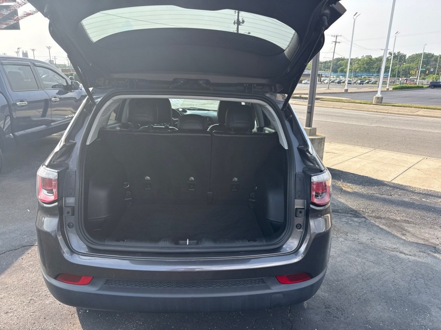 2018 GRAY JEEP COMPASS LATITUDE (3C4NJDBB1JT) with an 2.4L engine, Automatic transmission, located at 501 E. Columbia St., Springfield, OH, 45503, (800) 262-7122, 39.925262, -83.801796 - *** 1 Owner w/ Clean CarFax 22 Service Records *** Tune Up *** New Brakes *** New Wipers *** Oil Change *** Inspection *** 4x4 *** Cold Weather Group Heated Front Seats Heated Steering Whe- Photo#7
