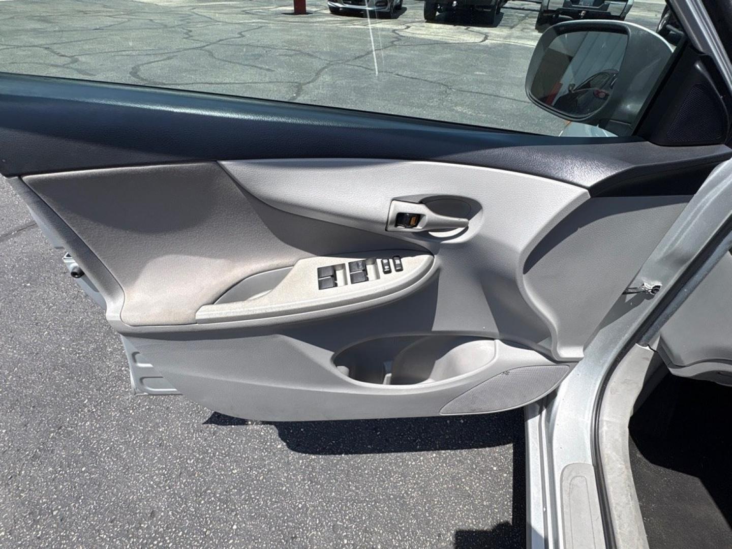 2013 SILVER TOYOTA COROLLA LE (5YFBU4EE9DP) with an 1.8L engine, Automatic transmission, located at 501 E. Columbia St., Springfield, OH, 45503, (800) 262-7122, 39.925262, -83.801796 - ***Clean Carfax***LE***New Air Filter and Cabin Air Filter***New Wiper Blades***New Front and Rear Brake Pads and Rotors***New Tires***Fresh Oil Change*** Jay North Auto has offered hand picked vehicles since 1965! Our customer's enjoy a NO pressure buying experience with a small town feel. W- Photo#6