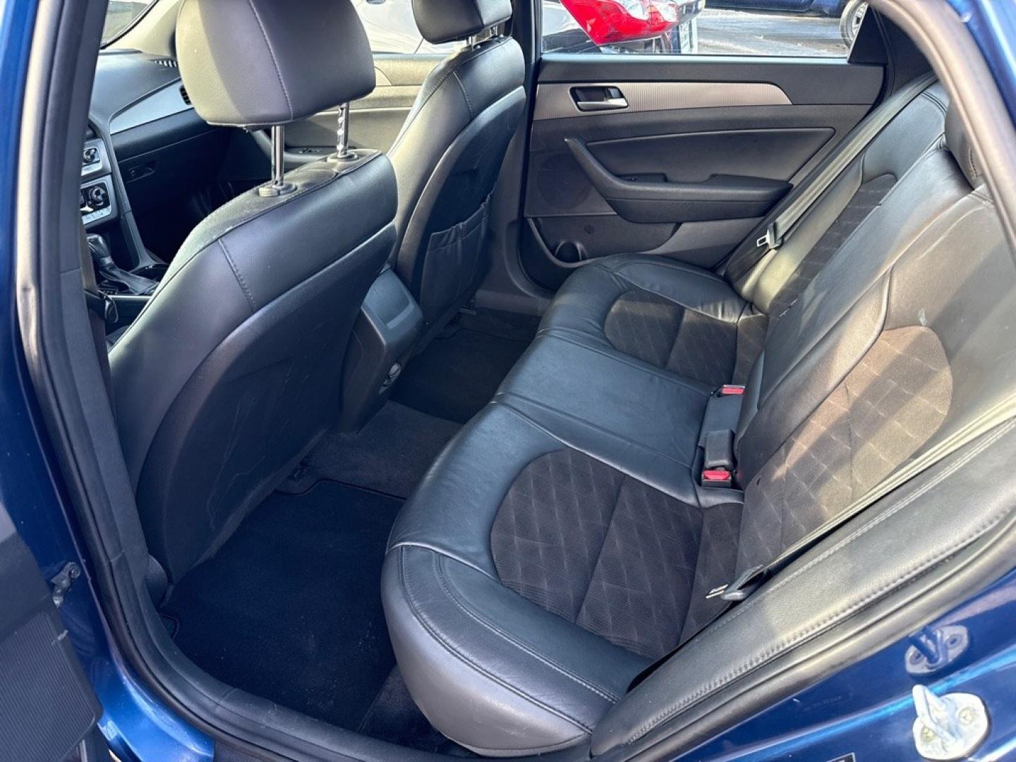 2018 BLUE HYUNDAI SONATA SPORT (5NPE34AF1JH) with an 2.4L engine, Automatic transmission, located at 501 E. Columbia St., Springfield, OH, 45503, (800) 262-7122, 39.925262, -83.801796 - *** 1 Owner w/ 21 Service Records *** Apply CarPlay *** Blind Spot Monitoring *** New Battery *** New Brakes *** New Tie Rod ends *** New Air and Cabin Filter *** Oil Change *** STANDARD FEATURES: ADVANCED SAFETY TECHNOLOGY Blind Spot Detection System w/ Rear Cross-Traffic Alert INCLUDED Vehi- Photo#8